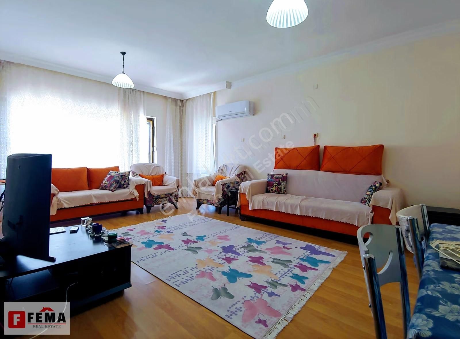 Bahçelievlerde Ayrı Mutfaklı 3+1 Satılık Daire 135 M²