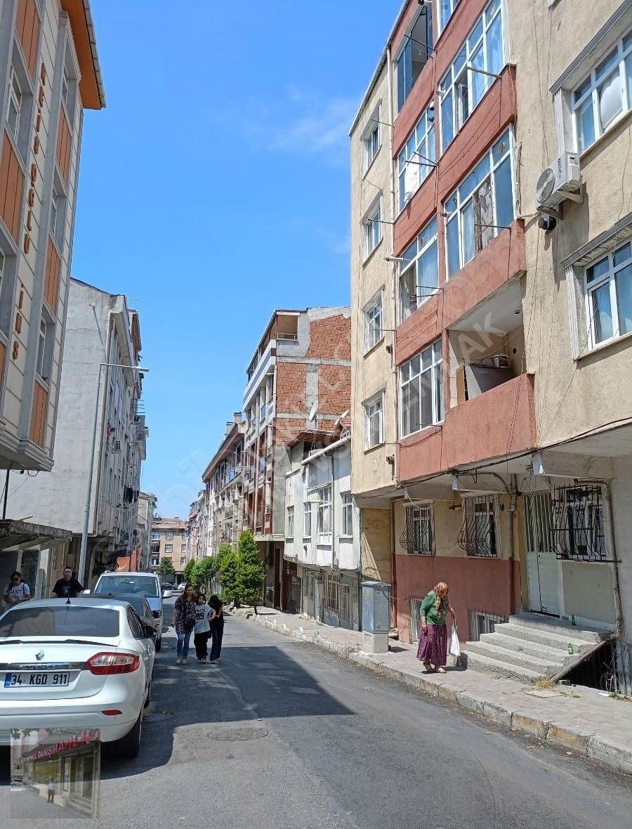 İst Bağcılar 15 Temmuz Mah. Sinde Satilik Daire 2+1+90 M2 Brüt - Görsel 18