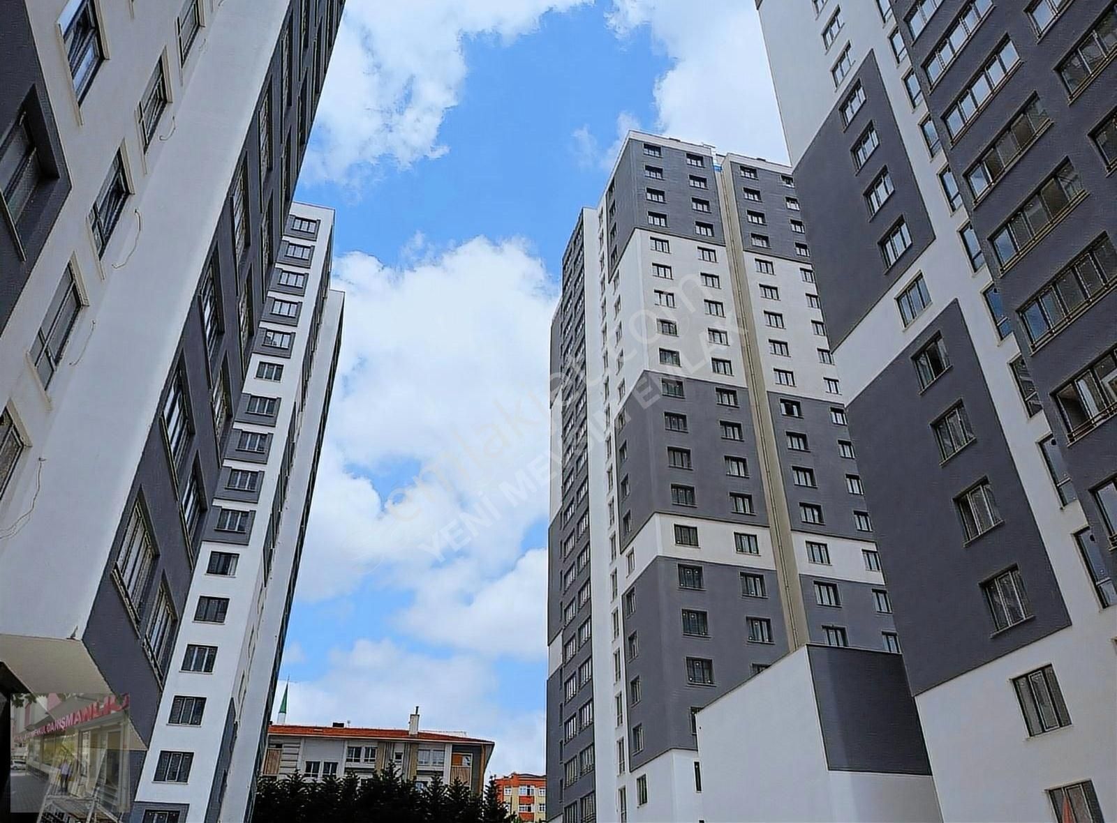 İst Bağcılar 15 Temmuz Mah Sıfır Site İcinde Satılık Daire3+1 M2