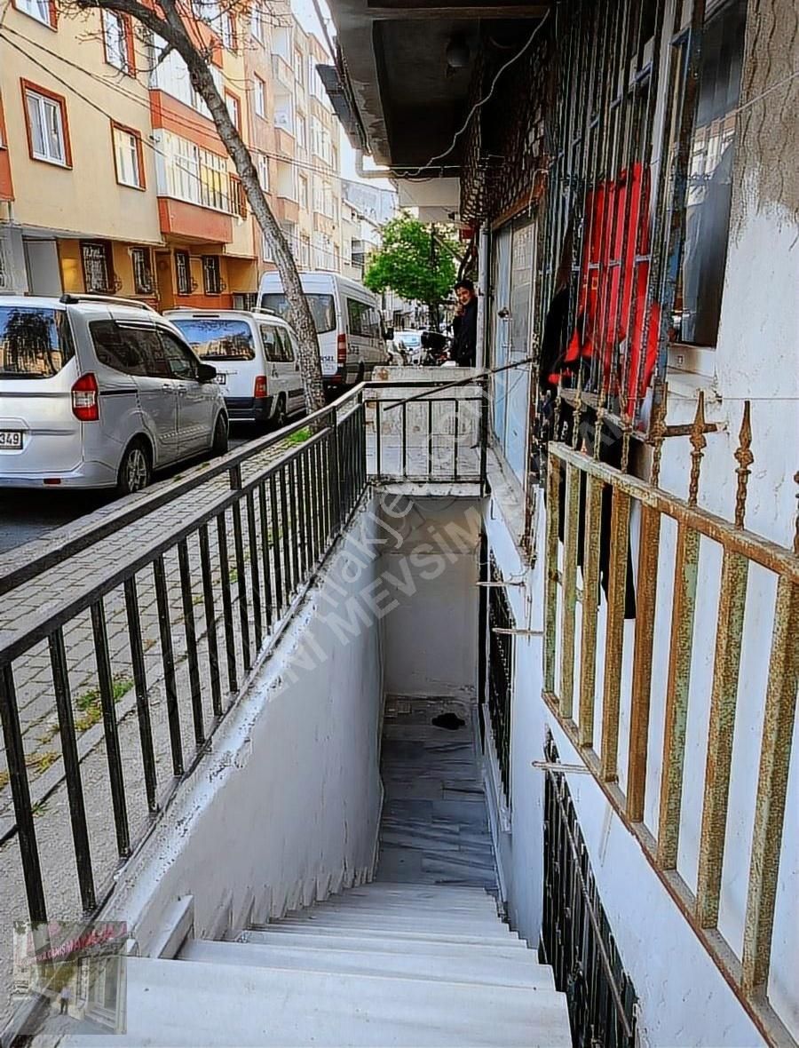 İst Bağcılar 15 Temmuz Mah De Satılık Bodrum Kat 1+1 +75 M2 Brüt - Görsel 3