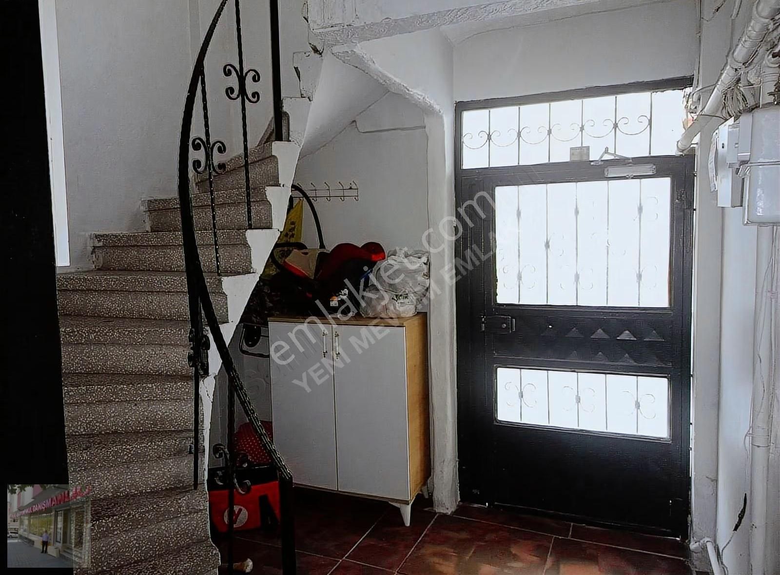 İst Bağcılar 15 Temmuz Mah De Satilik 2+1+100 M2 Y. Giriş Hissel - Görsel 4