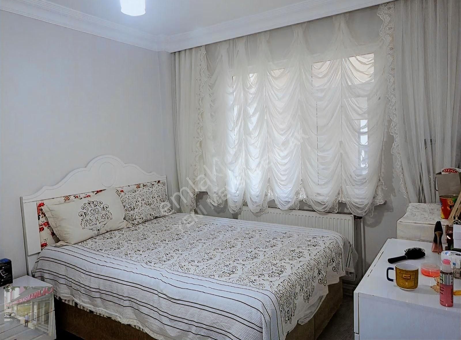 İst Bağcılar 15 Temmuz Mah De Satilik 2+1+100 M2 Y. Giriş Hissel - Görsel 13