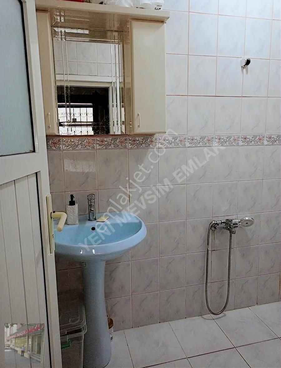 İst Bağcılar 15 Temmuz Mah De Satilik 2+1+100 M2 Y. Giriş Hissel - Görsel 23