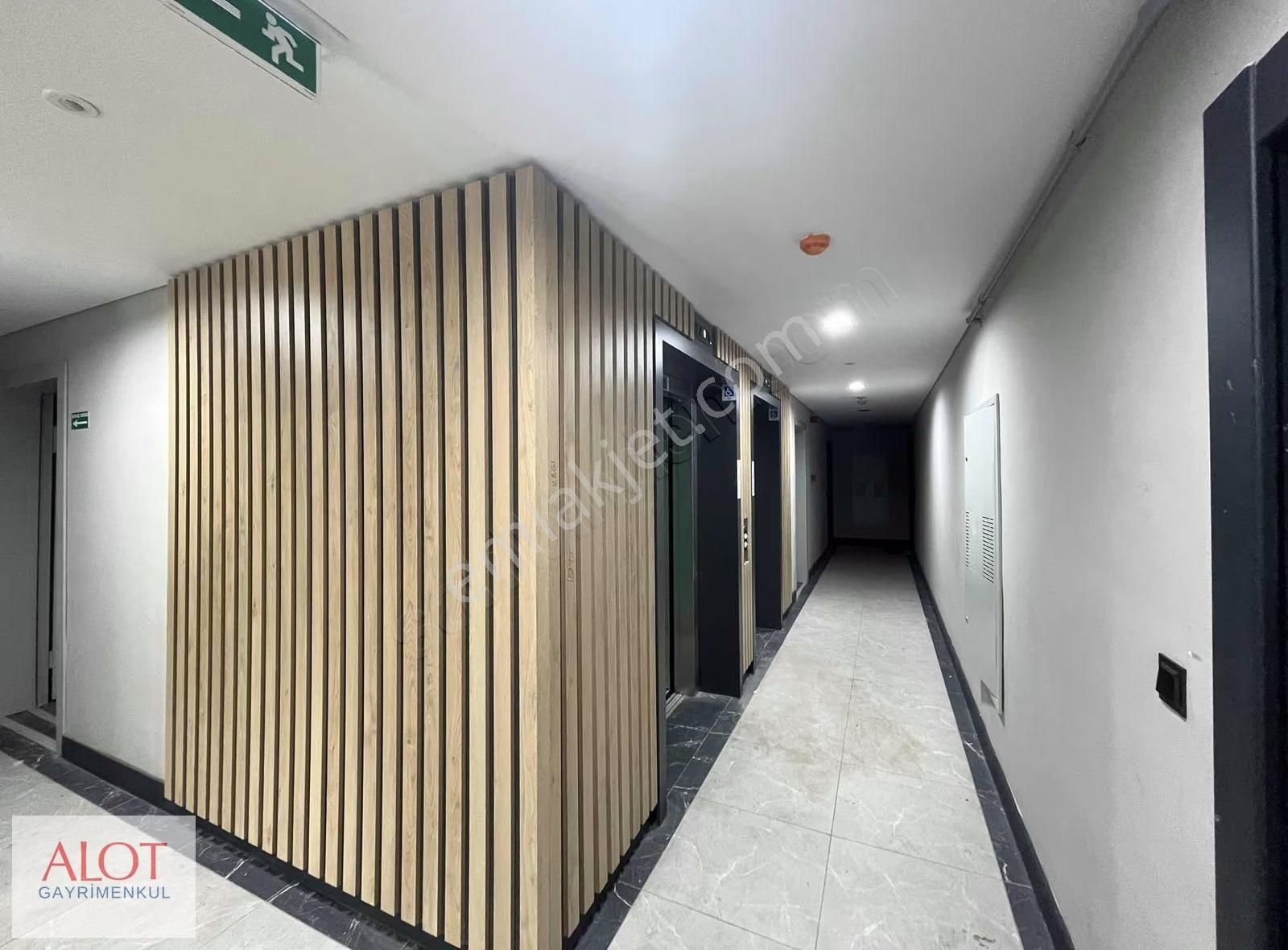 Üsküdar Emlak Konut Bahçe Katı 1+1 Kiralık Daire