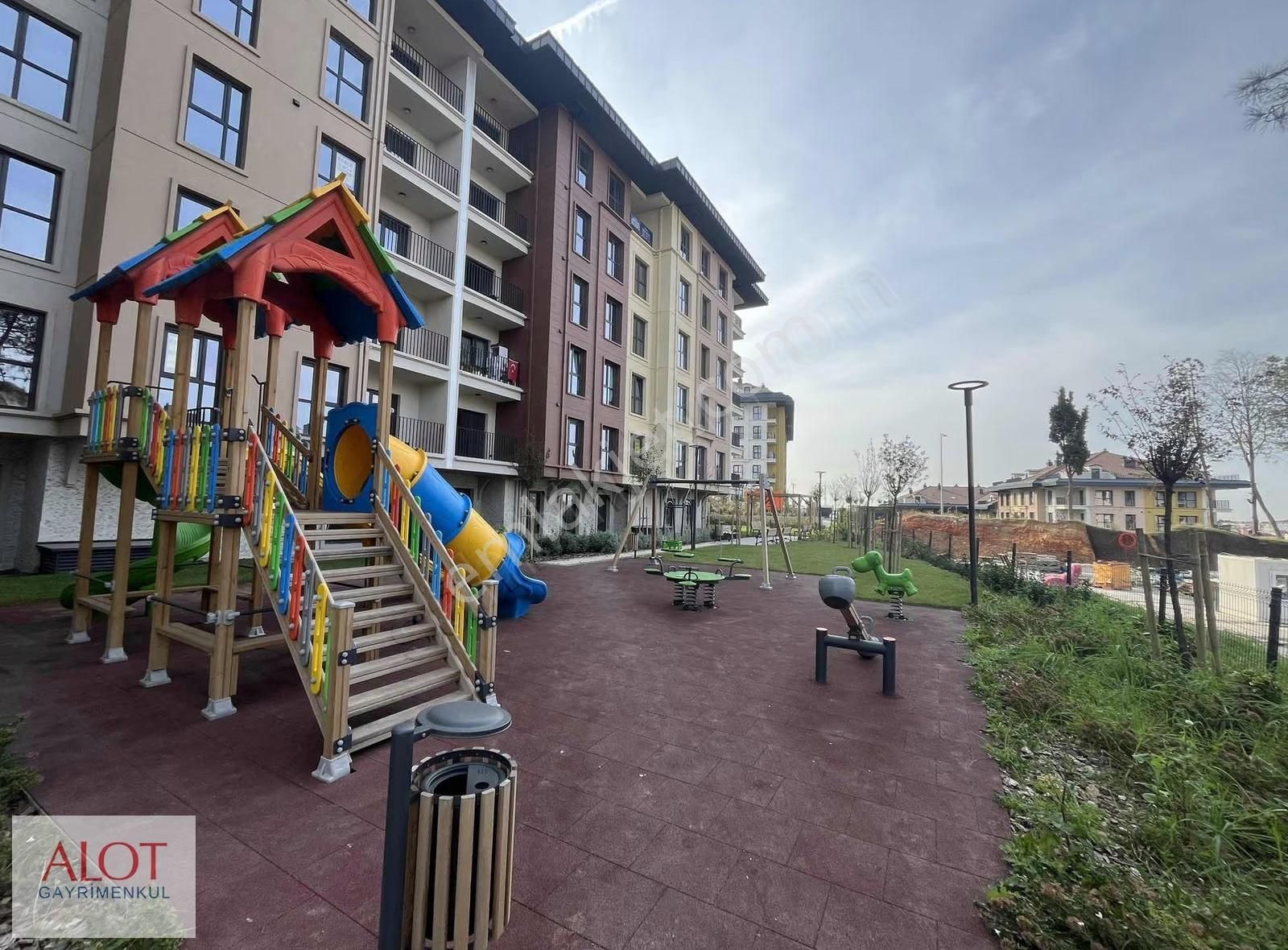 Üsküdar Emlak Konut Bahçe Katı 1+1 Kiralık Daire - Görsel 2