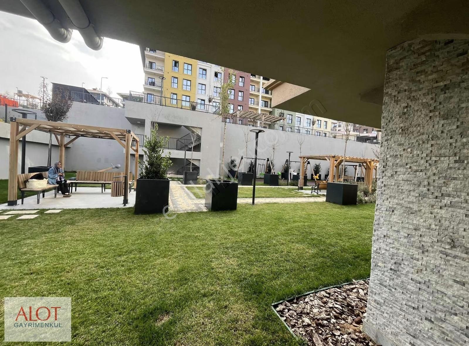 Üsküdar Emlak Konut Bahçe Katı 2+1 Kiralık Daire - Görsel 13