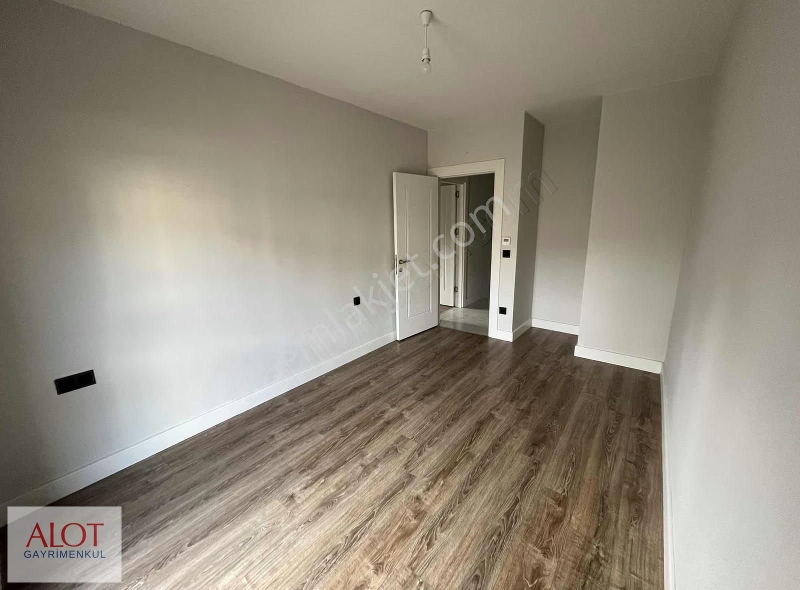 Üsküdar Emlak Konut Bahçe Katı 2+1 Kiralık Daire - Görsel 23