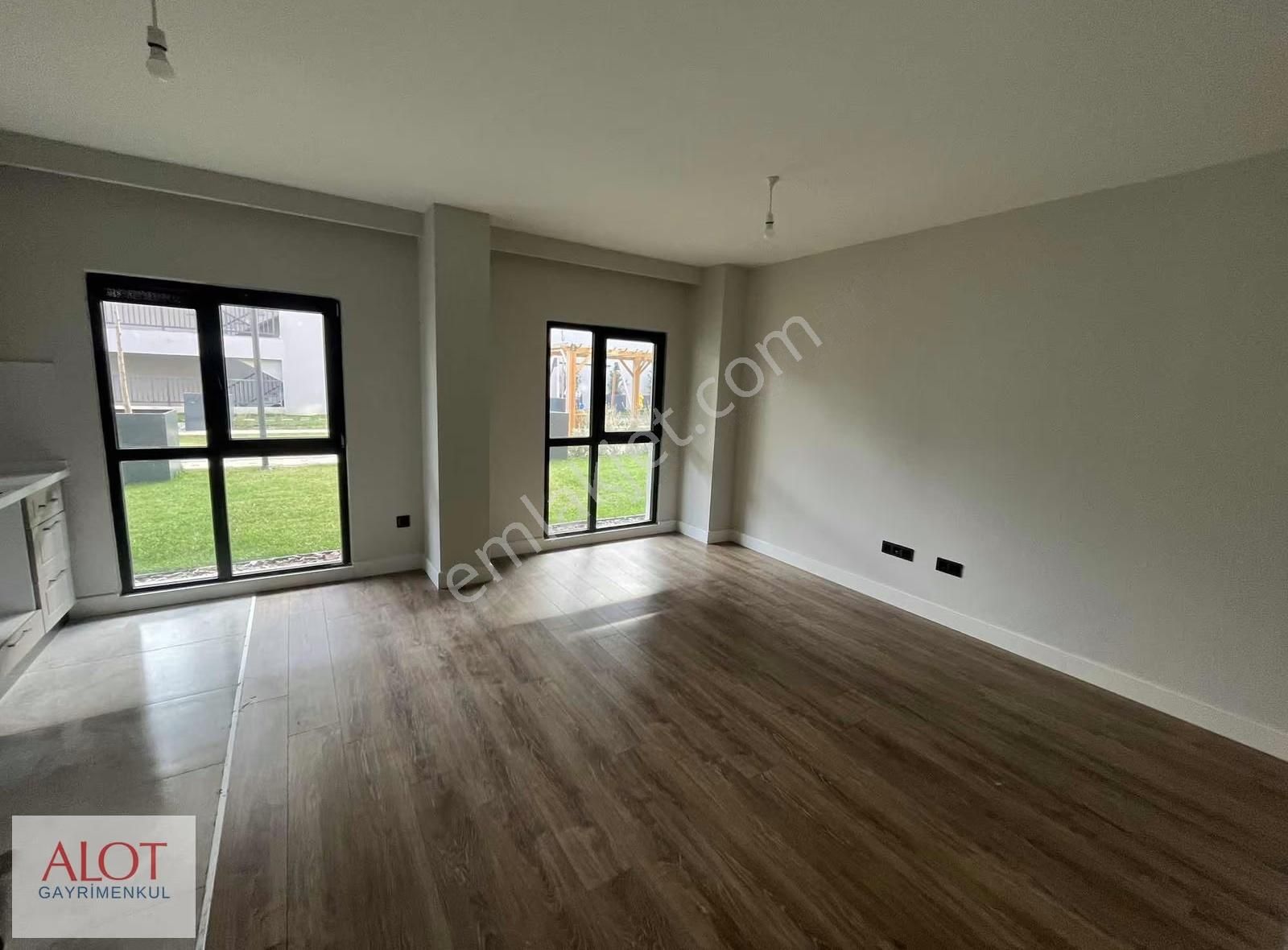 Üsküdar Emlak Konut Bahçe Katı 2+1 Kiralık Daire - Görsel 17