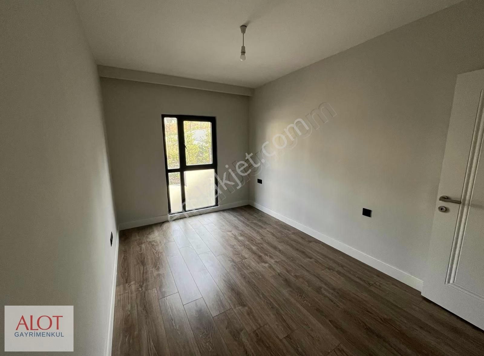 Üsküdar Emlak Konut Bahçe Katı 2+1 Kiralık Daire - Görsel 8