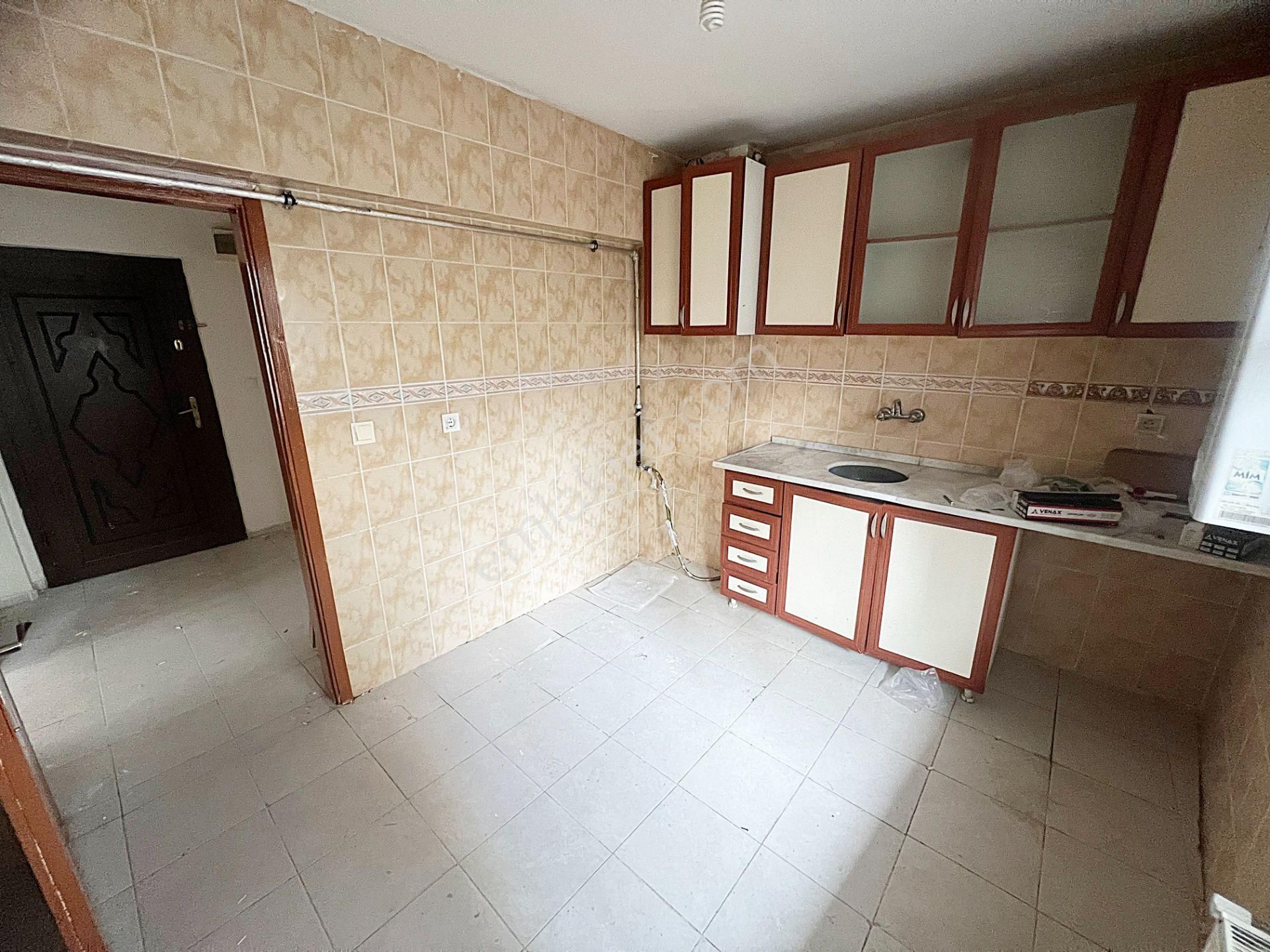 Güventepe Veysel Şatıroğlu Cad Üzeri Kayalar Vadi Yakını 3+1