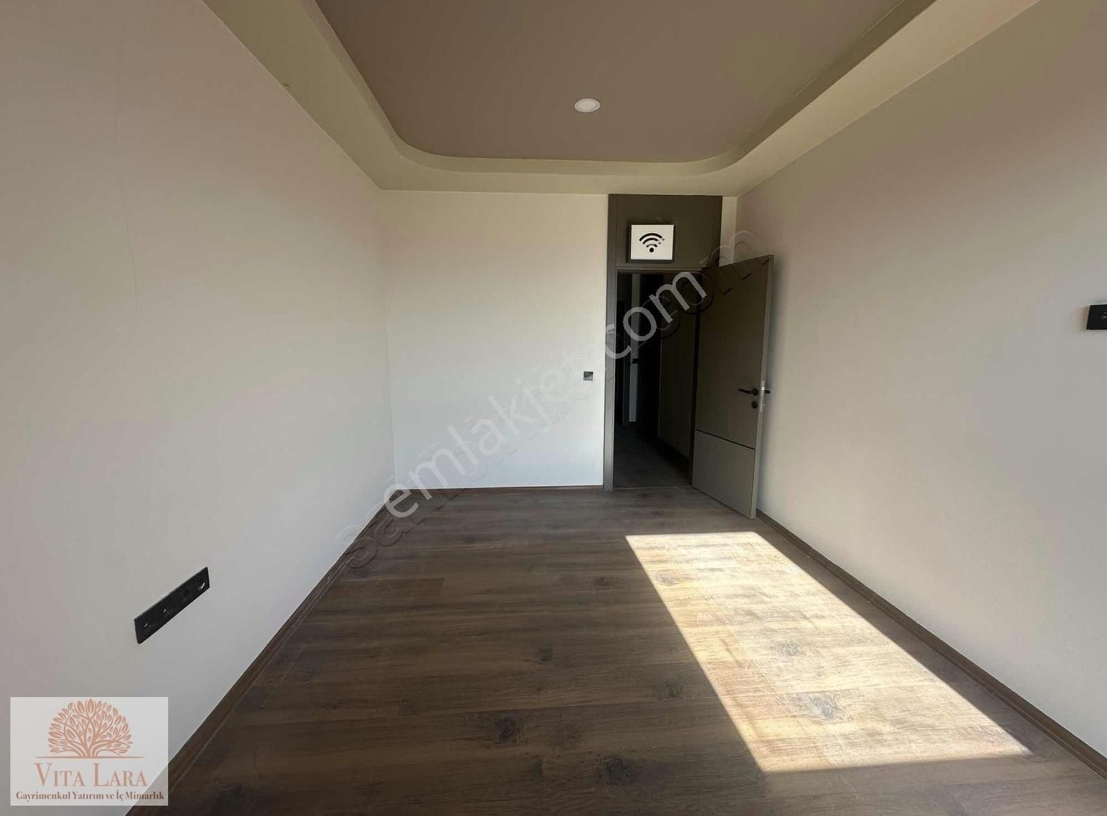 Meidan Plazada Kiralık Katta 1+1 Ofis - Görsel 2