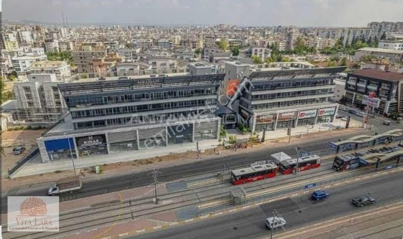 Meidan Plazada Kiralık Katta 1+1 Ofis - Görsel 4