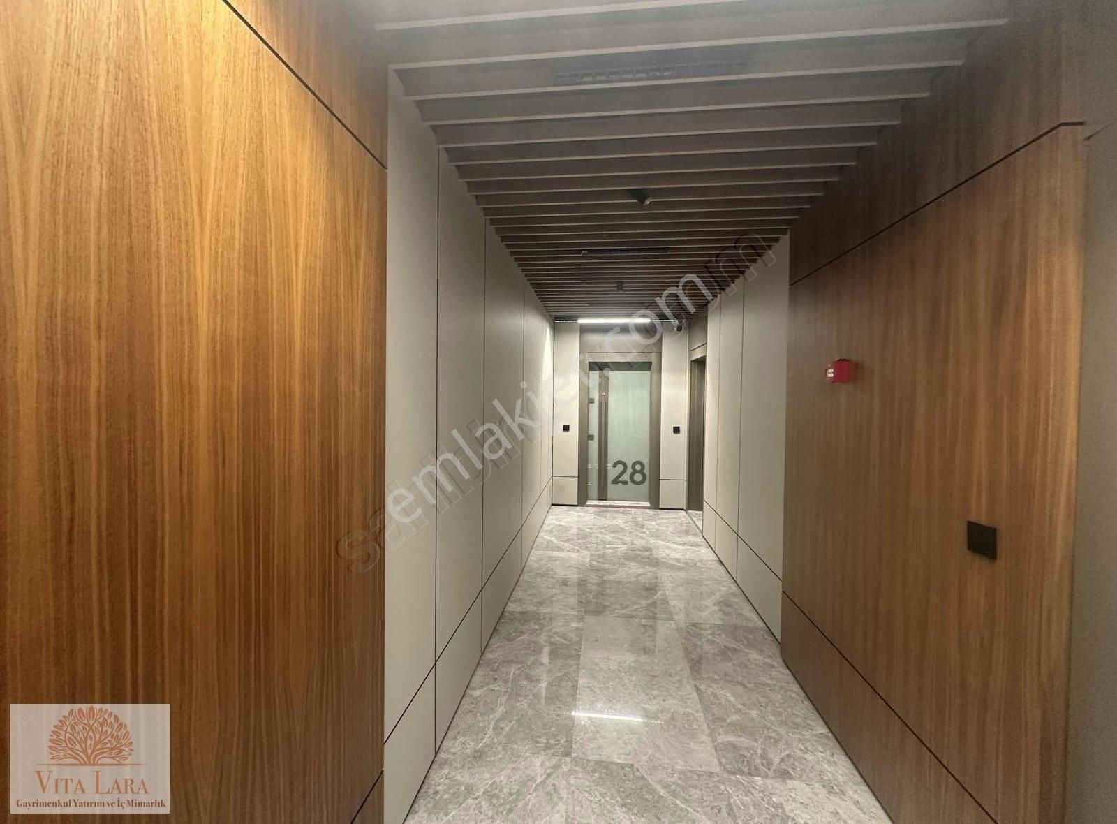 Meidan Plazada Kiralık Katta 1+1 Ofis - Görsel 9