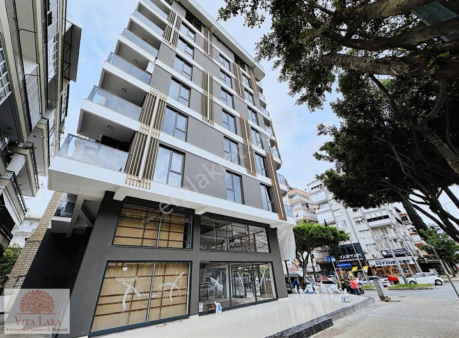 Pera Cadde Projesinde Satılık 2+1 Ofis Katı