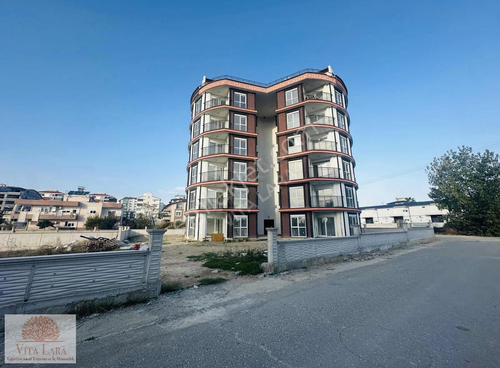 Serik Eminceler Merkezi Konumda Katta Satılık 2+1