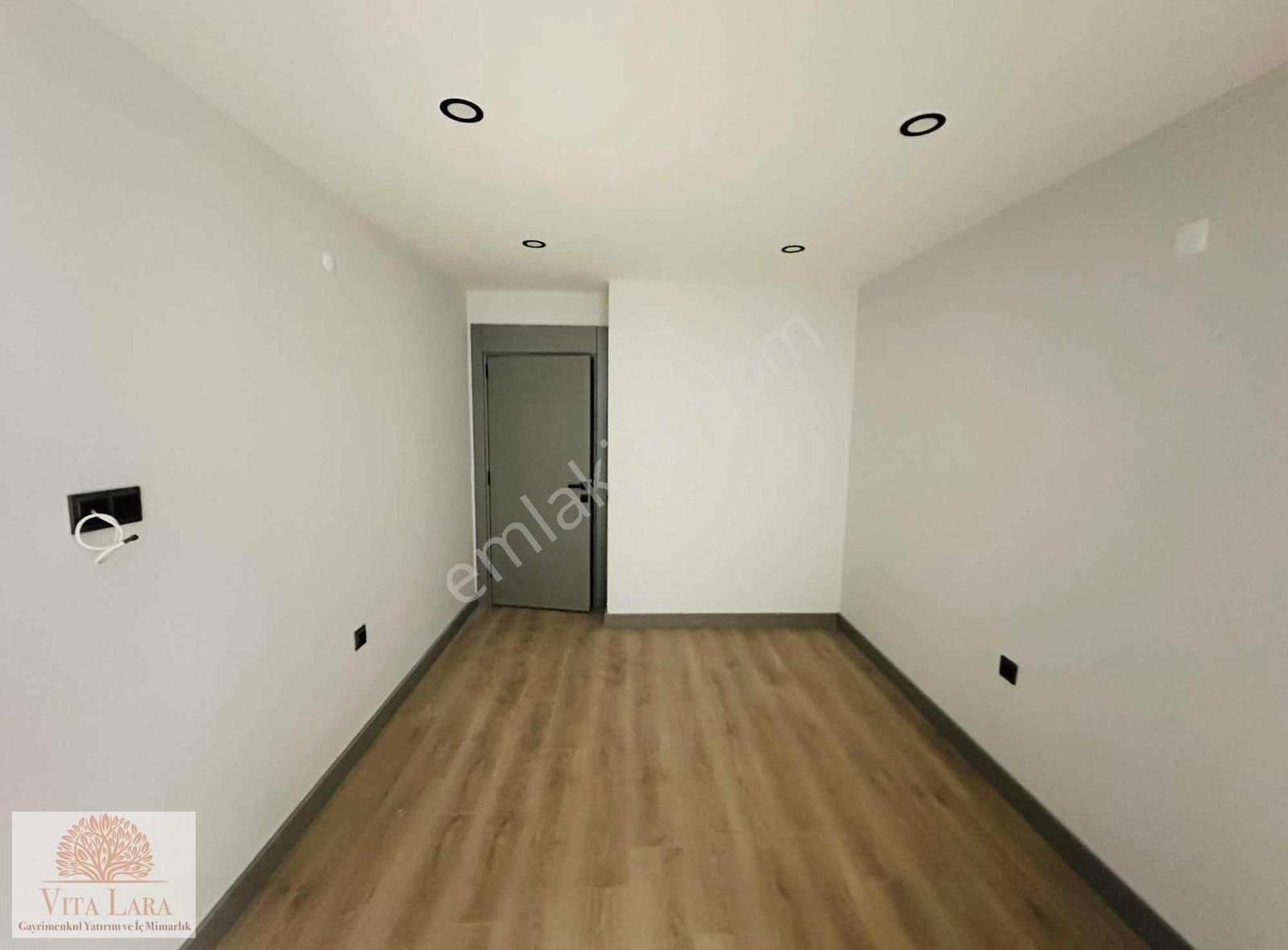 Memur Evleri Pera Caddede Kiralık 2+1 Ofis Katı - Görsel 6