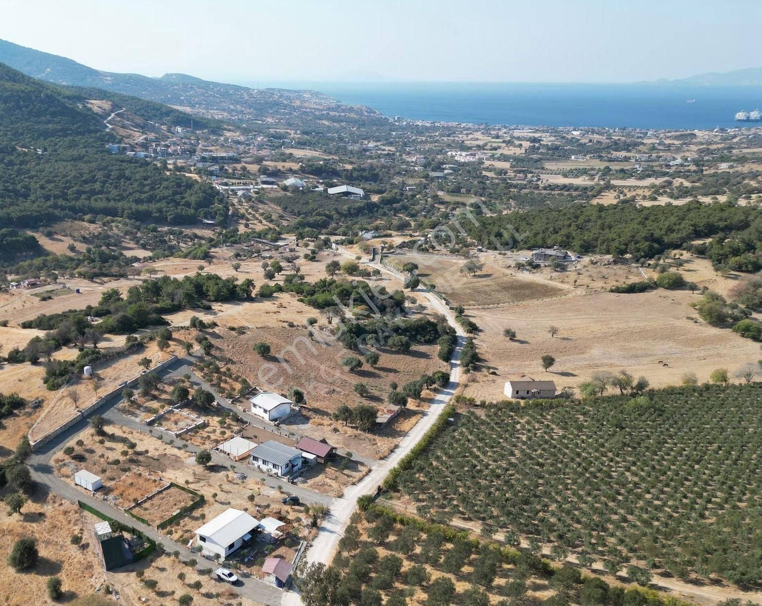 Deniz Manzaralı 221 M2 Elektrik, Su Ve Resmi Yolu Olan Bahçe - Görsel 10