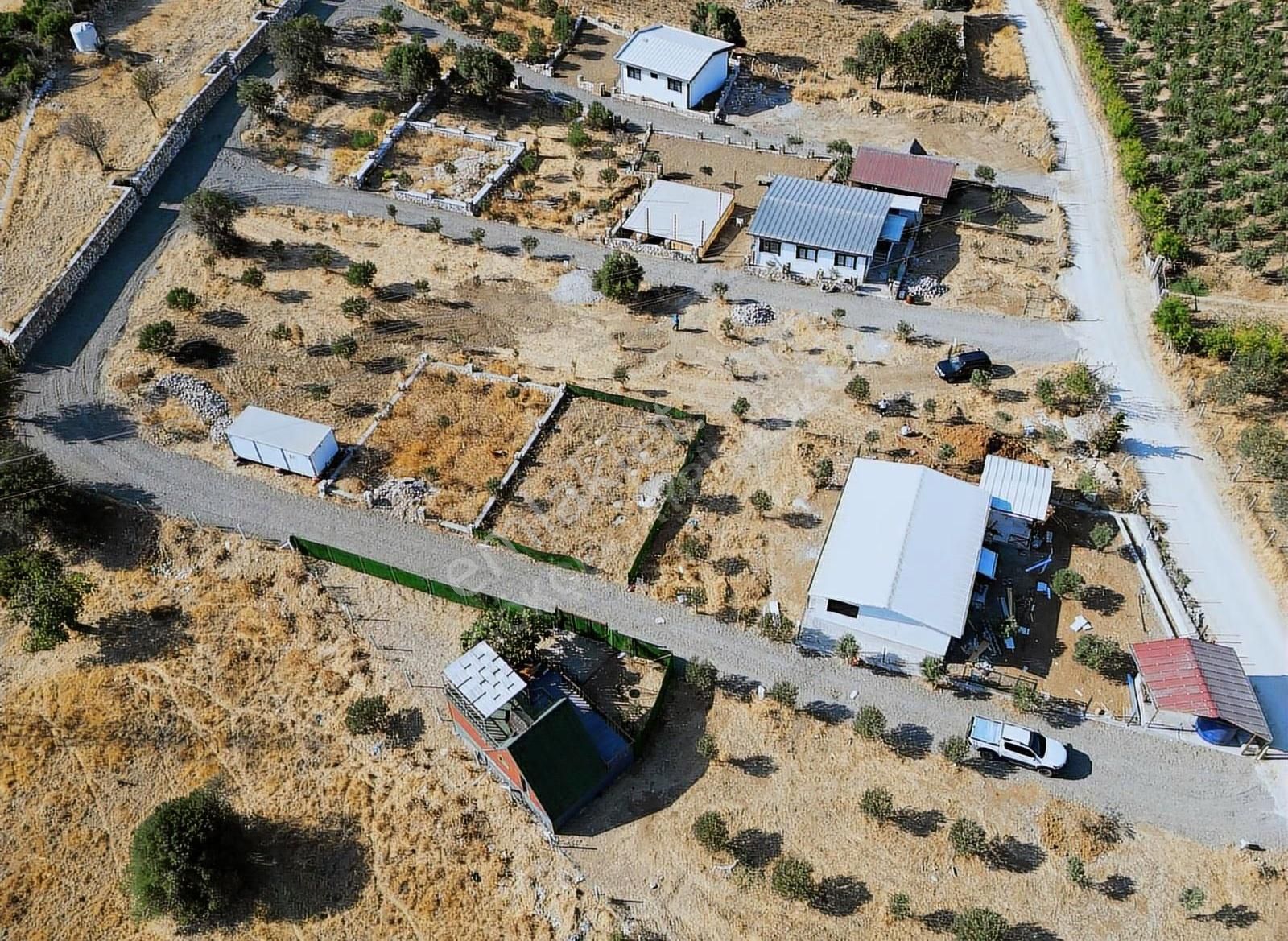 Deniz Manzaralı 221 M2 Elektrik, Su Ve Resmi Yolu Olan Bahçe - Görsel 3