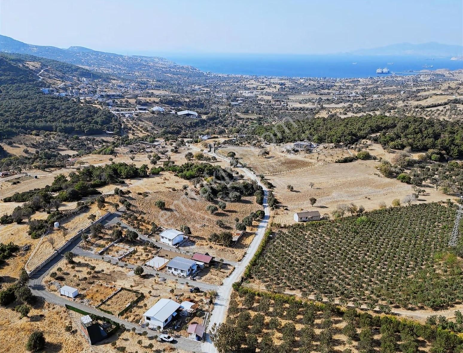 Deniz Manzaralı 221 M2 Elektrik, Su Ve Resmi Yolu Olan Bahçe - Görsel 9