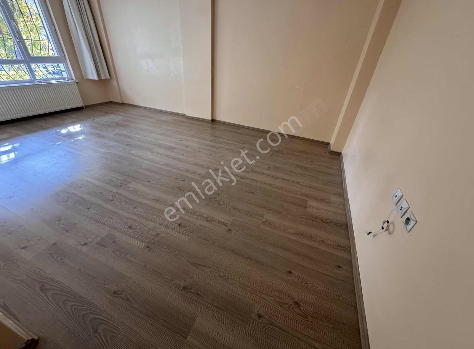 Derman'dan*ön Cephe*altında Daire Mevcut*iskanlı*balkonlu - Görsel 21