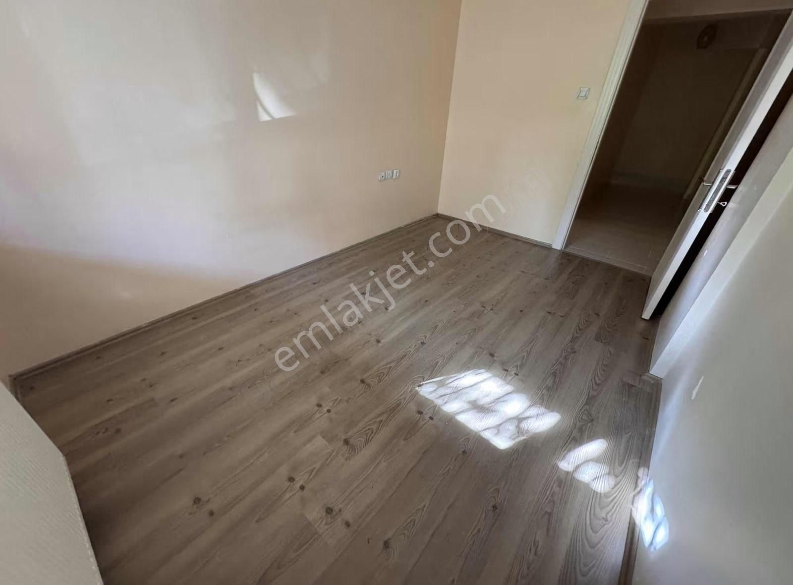 Derman'dan*ön Cephe*altında Daire Mevcut*iskanlı*balkonlu - Görsel 13