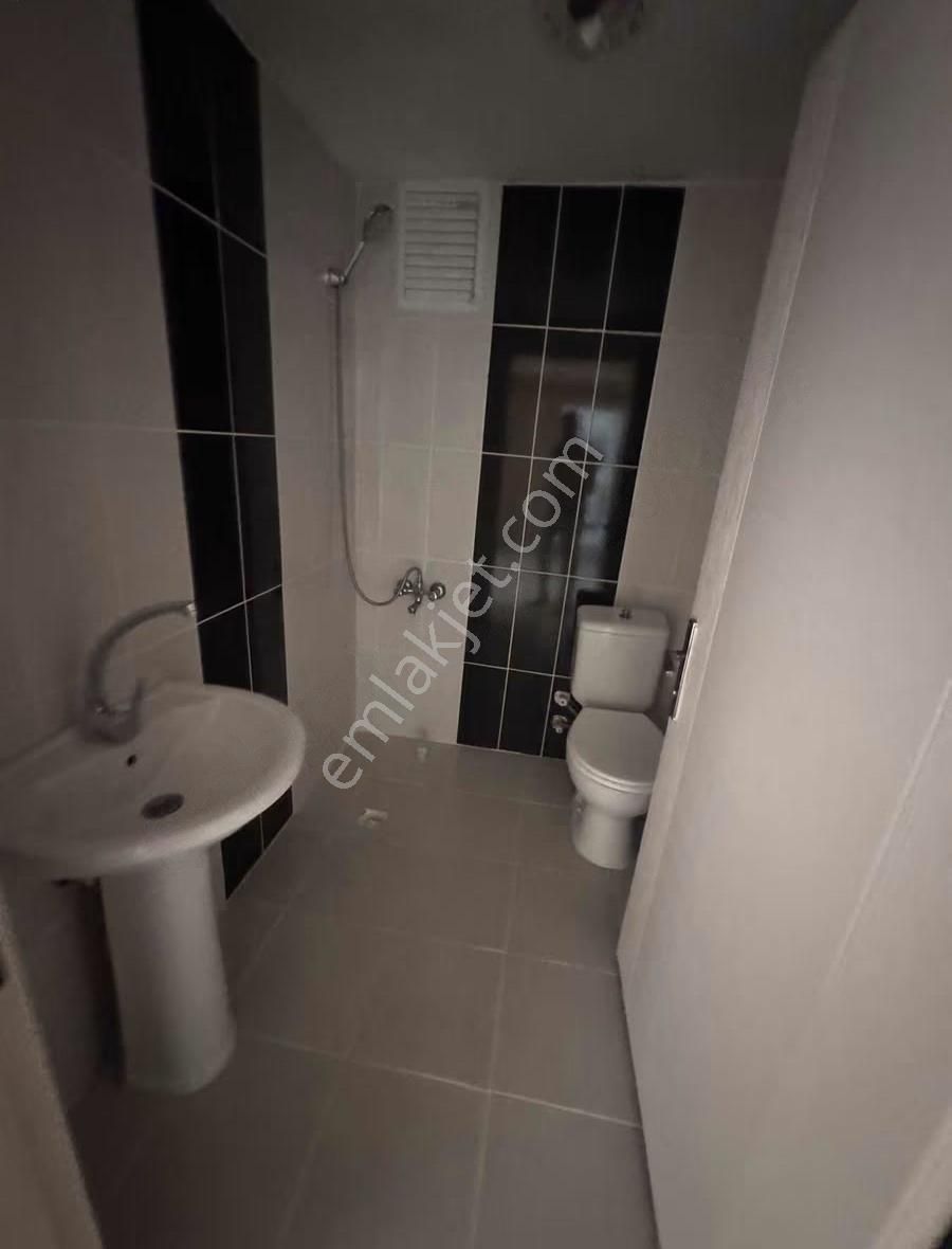 Derman'dan*ön Cephe*altında Daire Mevcut*iskanlı*balkonlu - Görsel 6