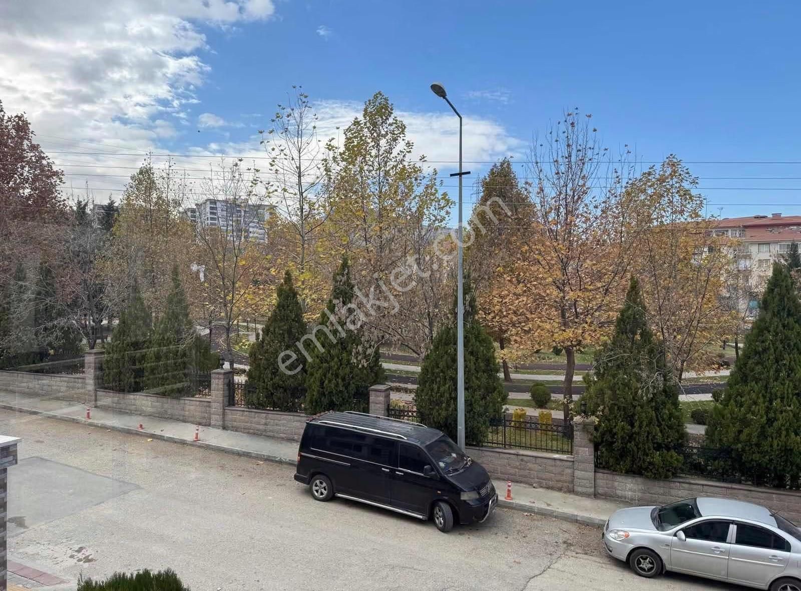 Derman'dan*ön Cephe*140m2*park Manzaralı*uçaklı Park Mevki - Görsel 19