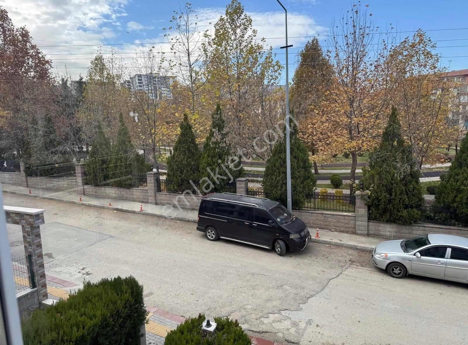 Derman'dan*ön Cephe*140m2*park Manzaralı*uçaklı Park Mevki