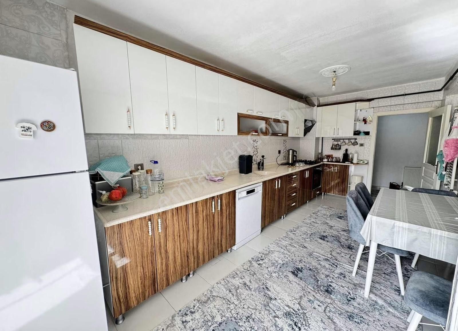 Derman'dan*3.kat*ön Cephe*asansörlü*140 M2*kök Tapu