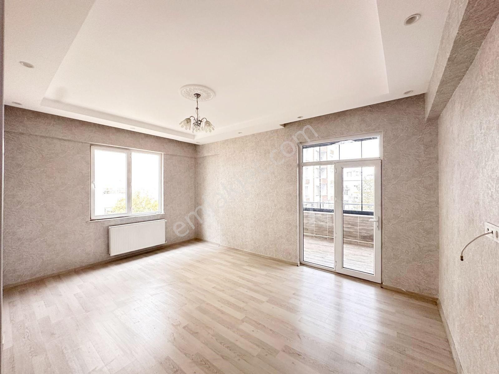 Beykent Pazar Yanı Ön Cephe Cam Balkonlu 2+1 Geniş Daire - Görsel 7