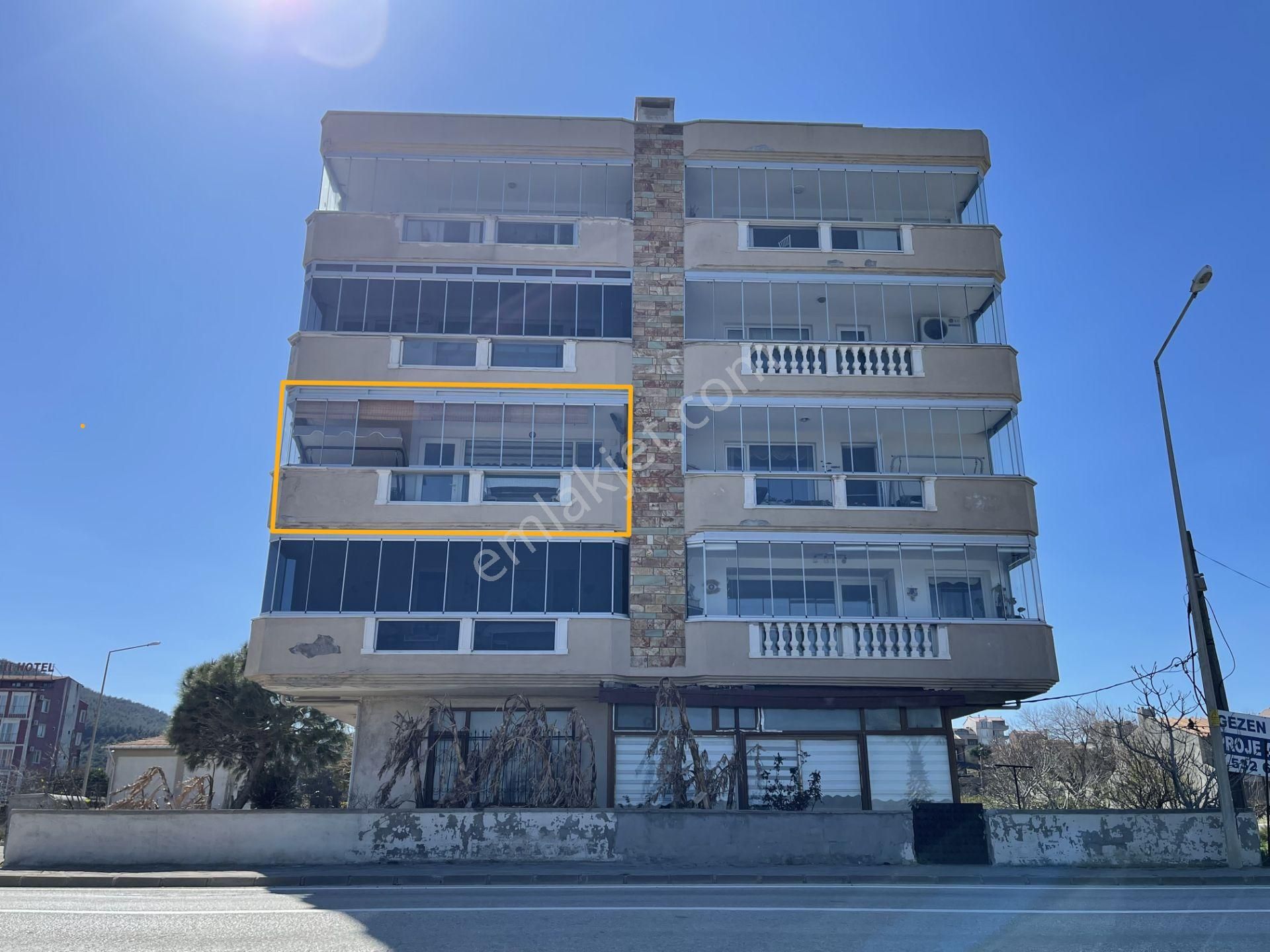 Denize Sıfır Panaromik Boğaz Manzaralı Satılık 3+1 Daire - Görsel 2