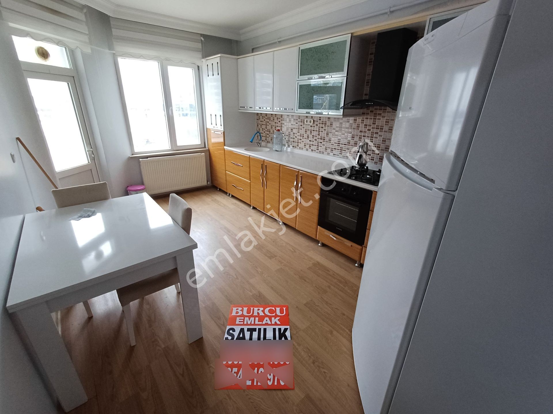 Üniversite Yolunda Yapılı 3+1 Satılık Daire**burcu Emlaktan***