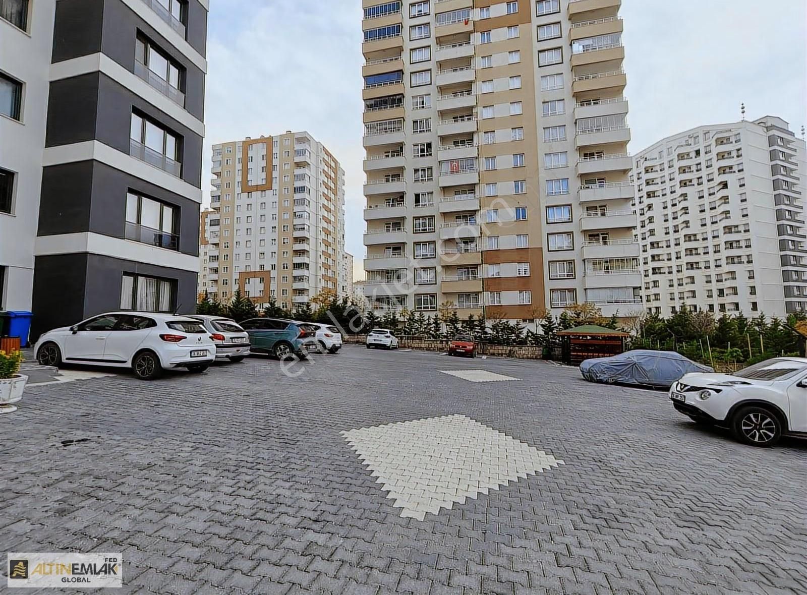 Heves Caddesi Beyaz Yapıda Satılık 2,5+1 Bu Fiyata Başka Yok - Görsel 2