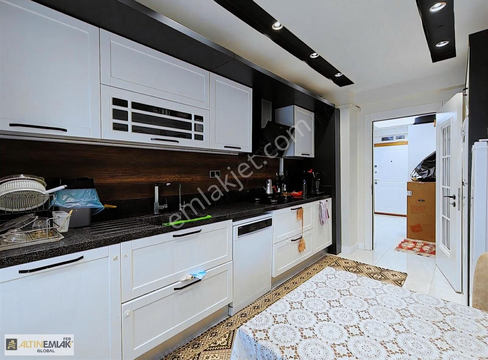 Heves Caddesi Beyaz Yapıda Satılık 2,5+1 Bu Fiyata Başka Yok - Görsel 15