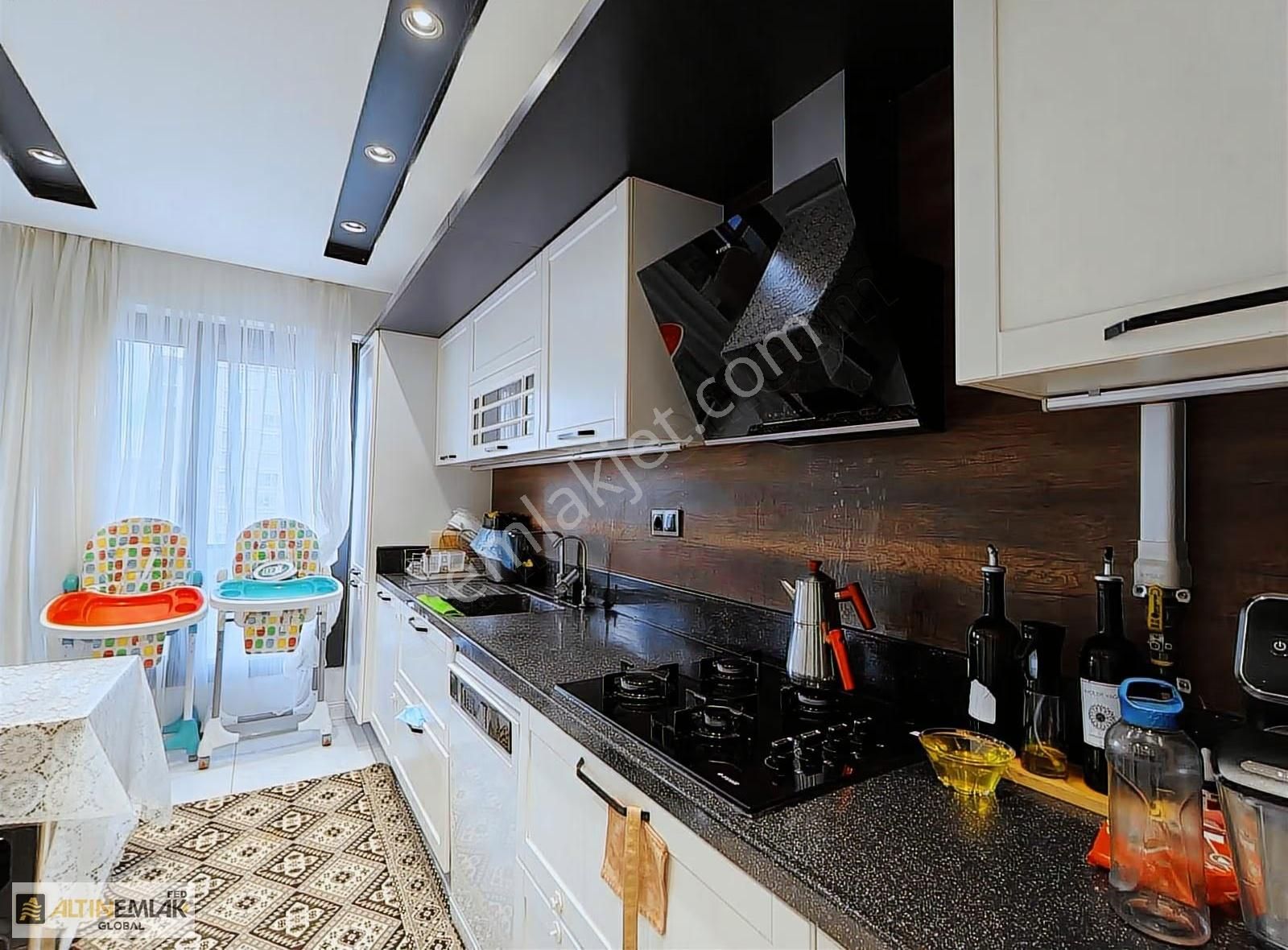 Heves Caddesi Beyaz Yapıda Satılık 2,5+1 Bu Fiyata Başka Yok - Görsel 12