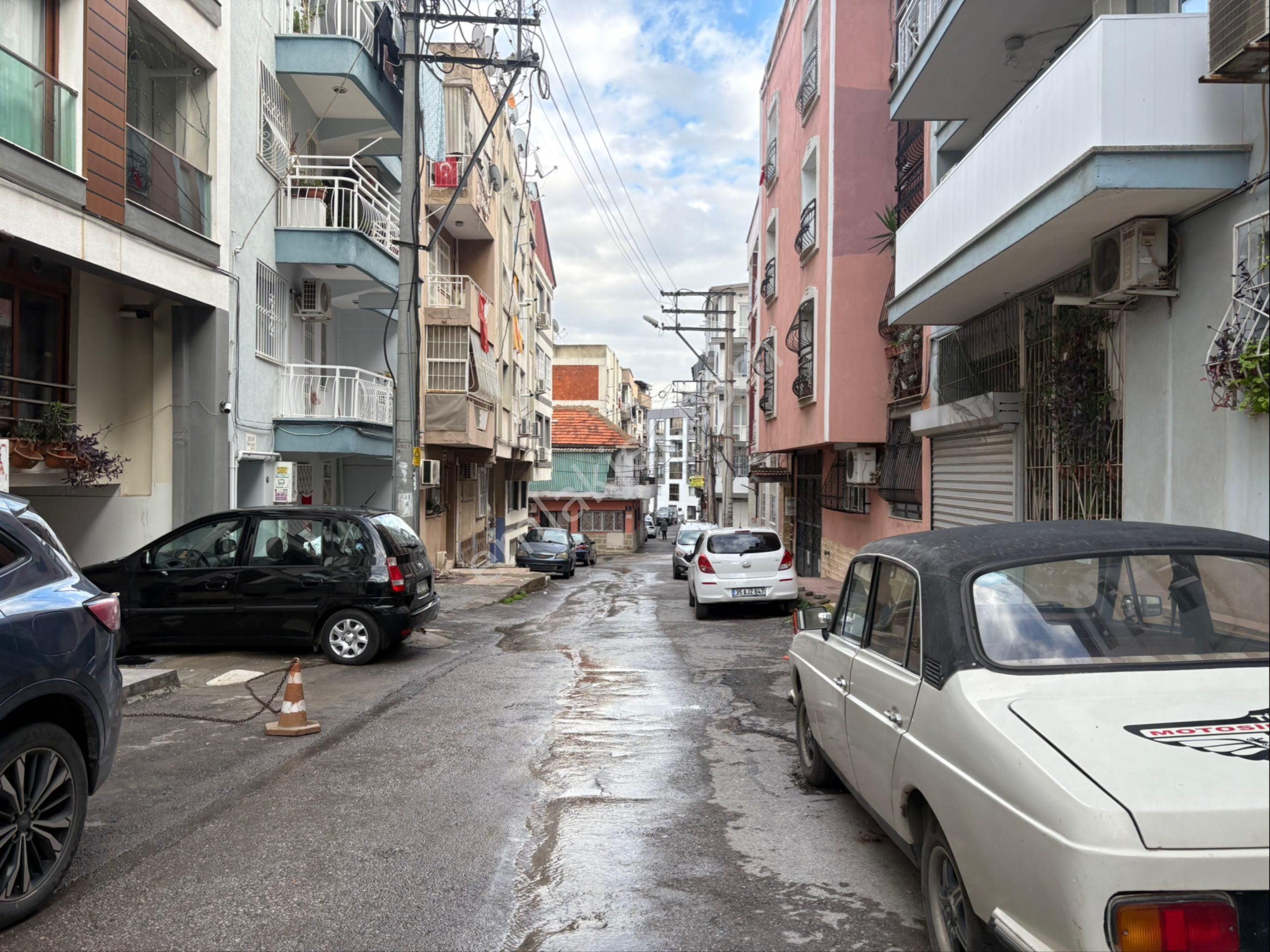 İzmir Yeşilyurt Reis Mahallesi Ara Kat Kombili 2+1 Satılık Daire - Görsel 34