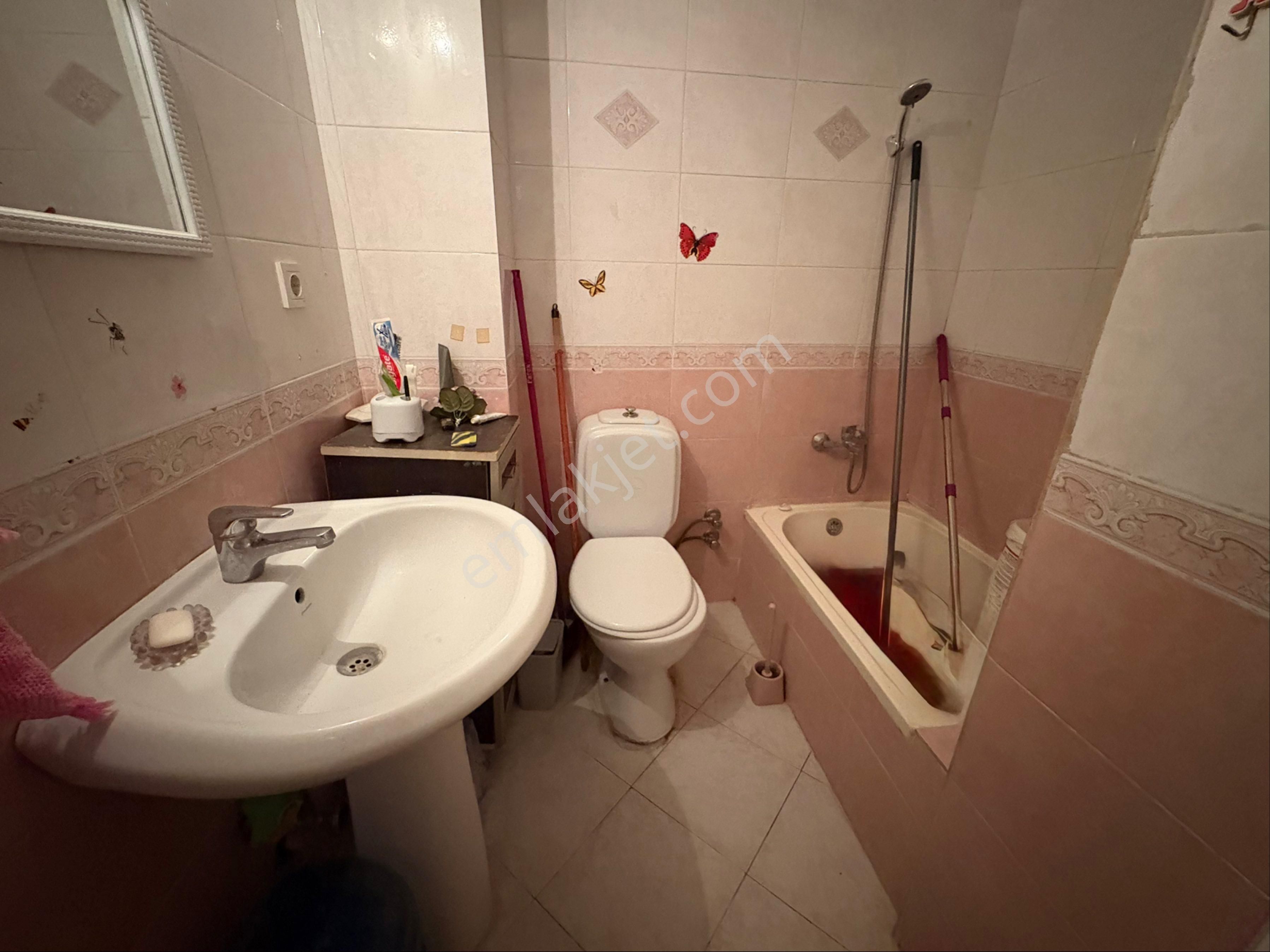 İzmir Yeşilyurt Reis Mahallesi Ara Kat Kombili 2+1 Satılık Daire - Görsel 25