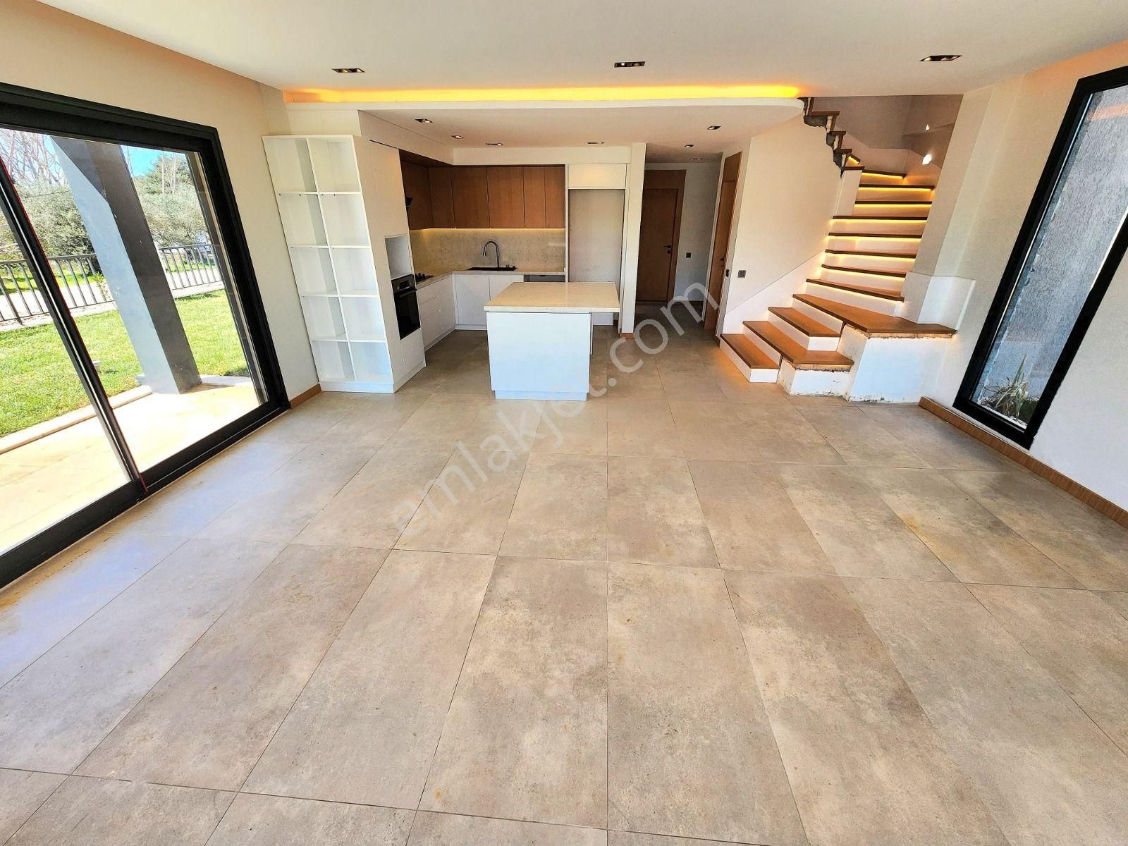 ▶ ▶ Akçay Körfez'den Satılık 450 M2 Arsa İçinde Müstakil Havuzlu Sıfır 4+1 Villa - Görsel 9