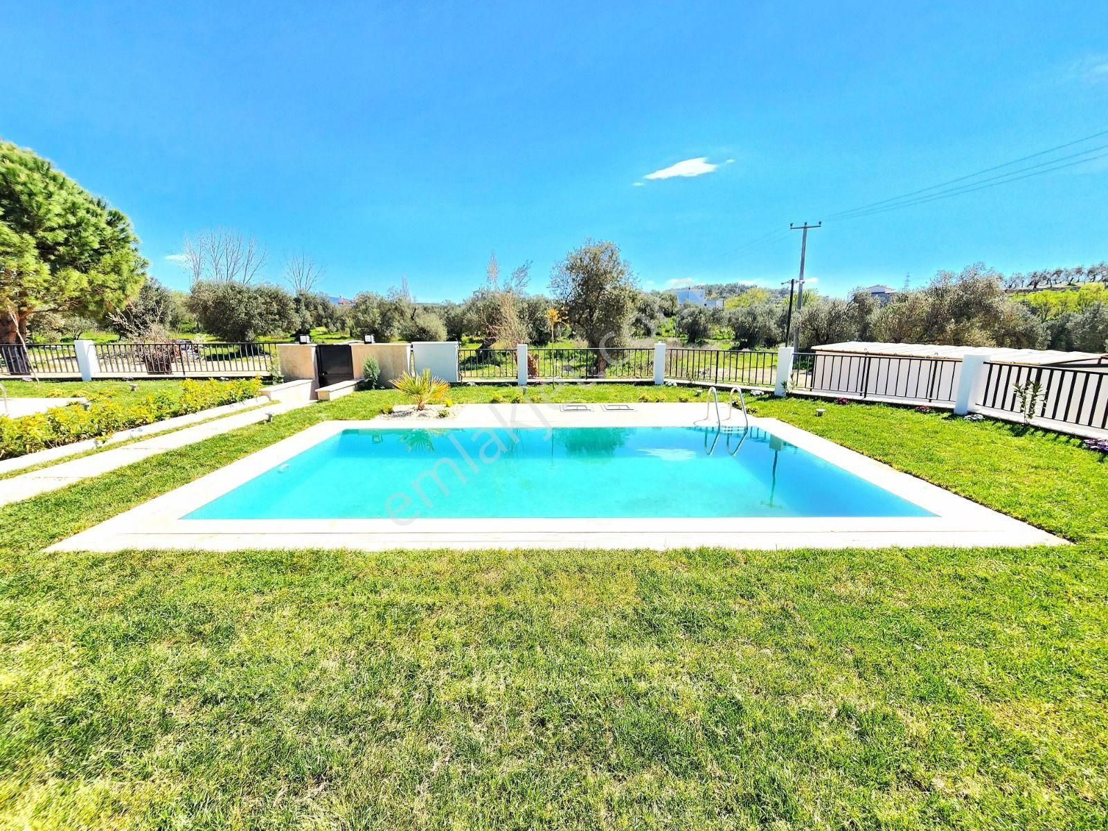 ▶ ▶ Akçay Körfez'den Satılık 450 M2 Arsa İçinde Müstakil Havuzlu Sıfır 4+1 Villa - Görsel 2