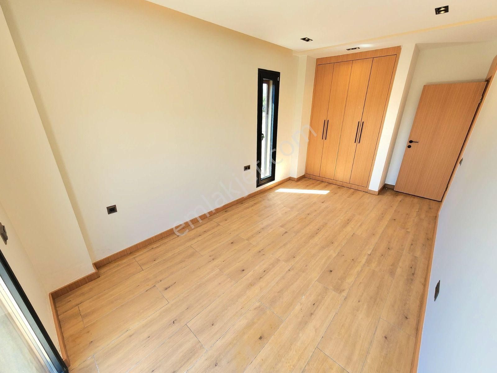 ▶ ▶ Akçay Körfez'den Satılık 450 M2 Arsa İçinde Müstakil Havuzlu Sıfır 4+1 Villa - Görsel 24