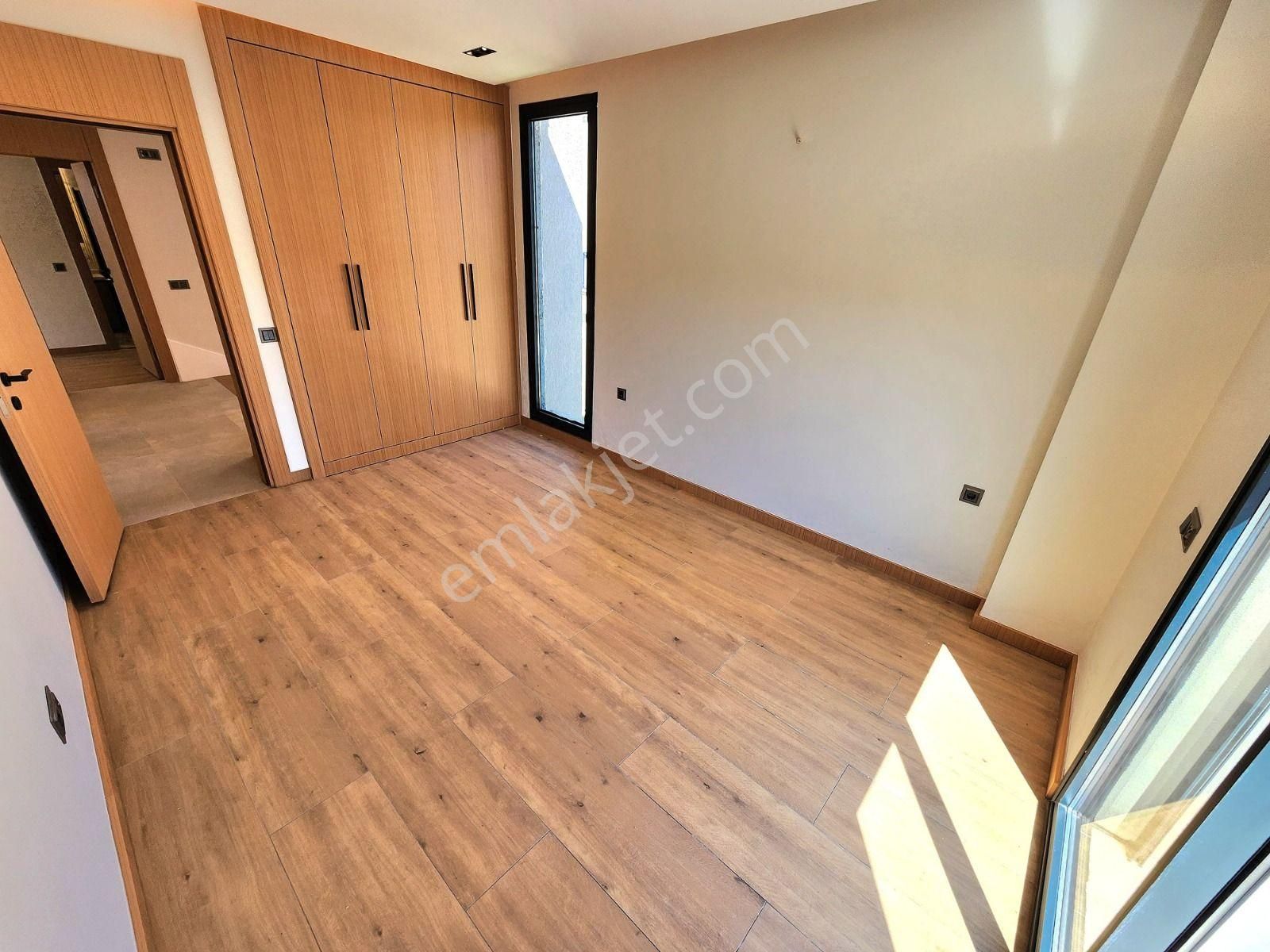 ▶ ▶ Akçay Körfez'den Satılık 450 M2 Arsa İçinde Müstakil Havuzlu Sıfır 4+1 Villa - Görsel 19