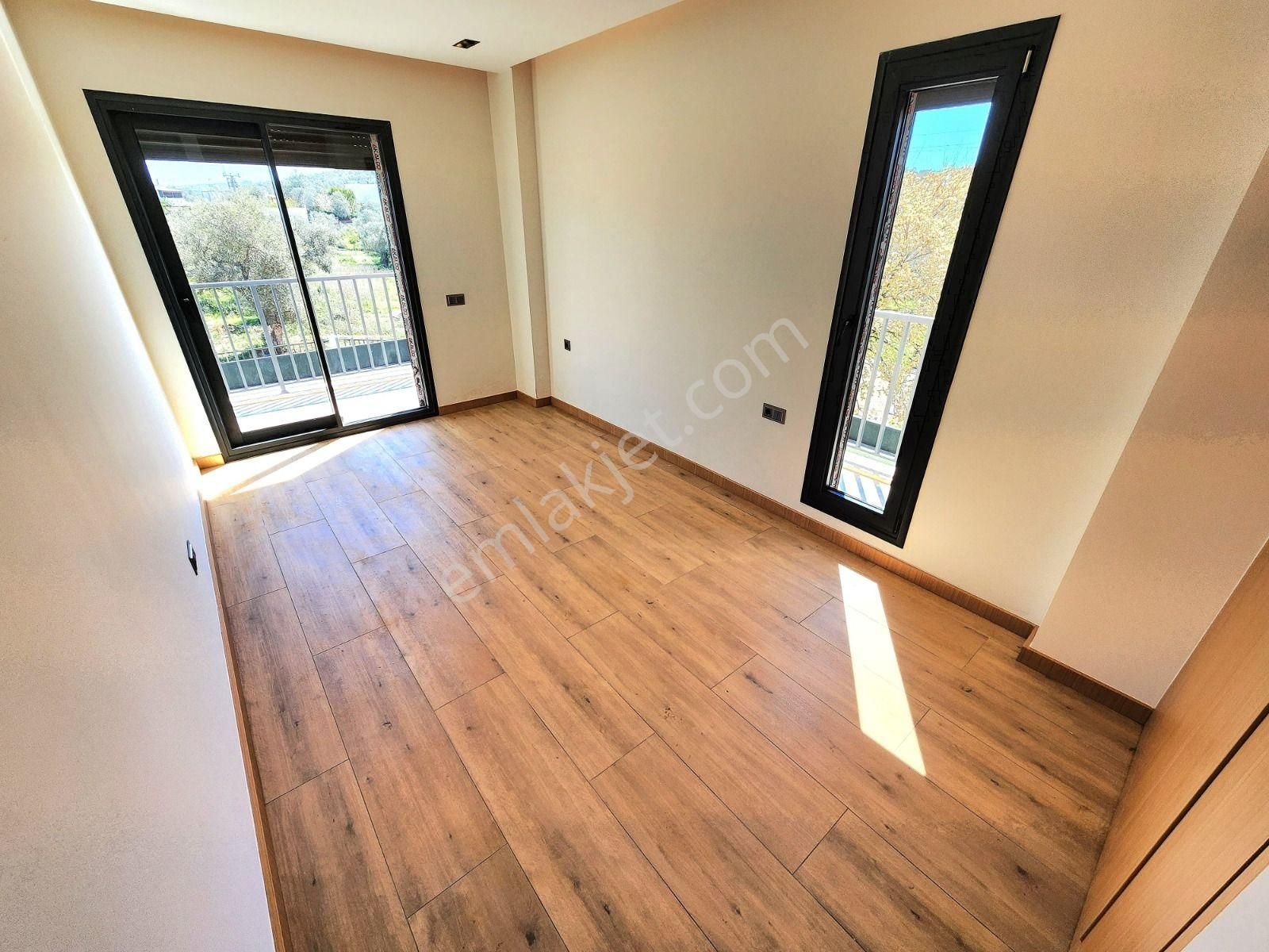 ▶ ▶ Akçay Körfez'den Satılık 450 M2 Arsa İçinde Müstakil Havuzlu Sıfır 4+1 Villa - Görsel 22