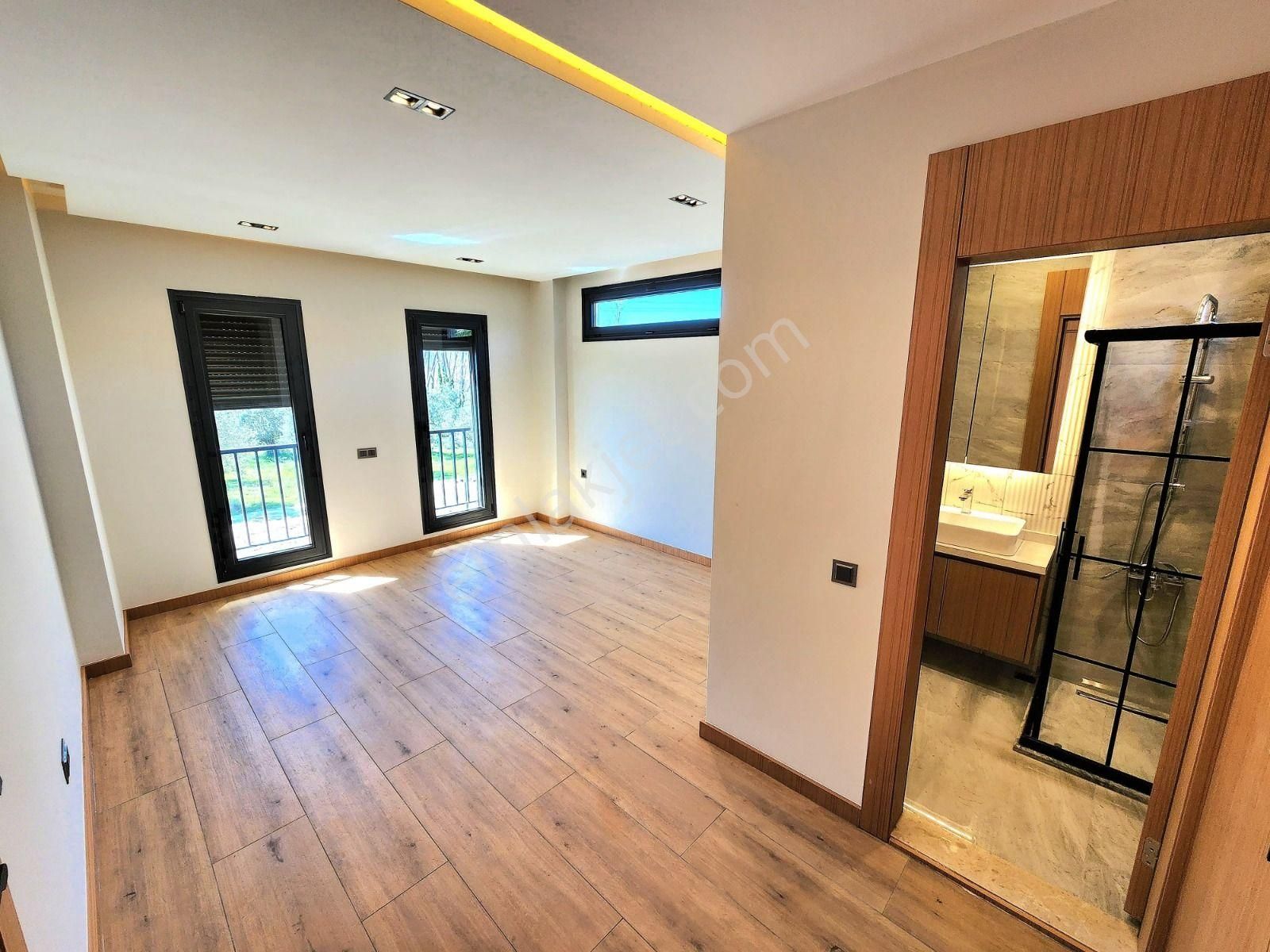 ▶ ▶ Akçay Körfez'den Satılık 450 M2 Arsa İçinde Müstakil Havuzlu Sıfır 4+1 Villa - Görsel 14