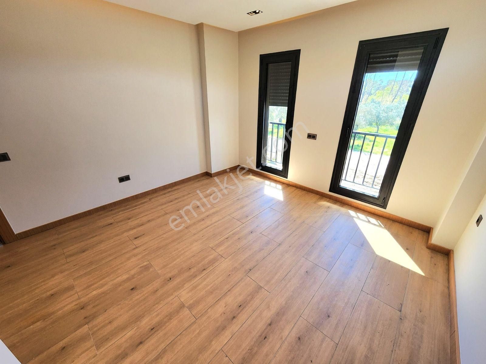 ▶ ▶ Akçay Körfez'den Satılık 450 M2 Arsa İçinde Müstakil Havuzlu Sıfır 4+1 Villa - Görsel 16
