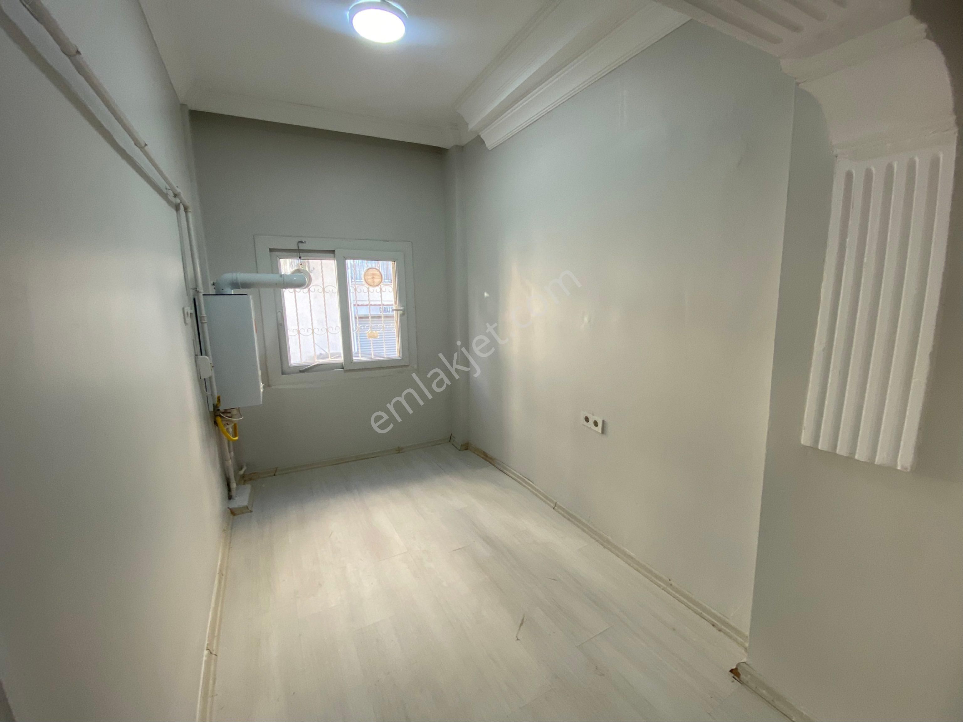 Atilla Mah’de Üçyol Metroya 1 Dk Yürüme Mesafesi 2+1 Doğalgazlı Tadilatlı Satılık Daire - Görsel 2