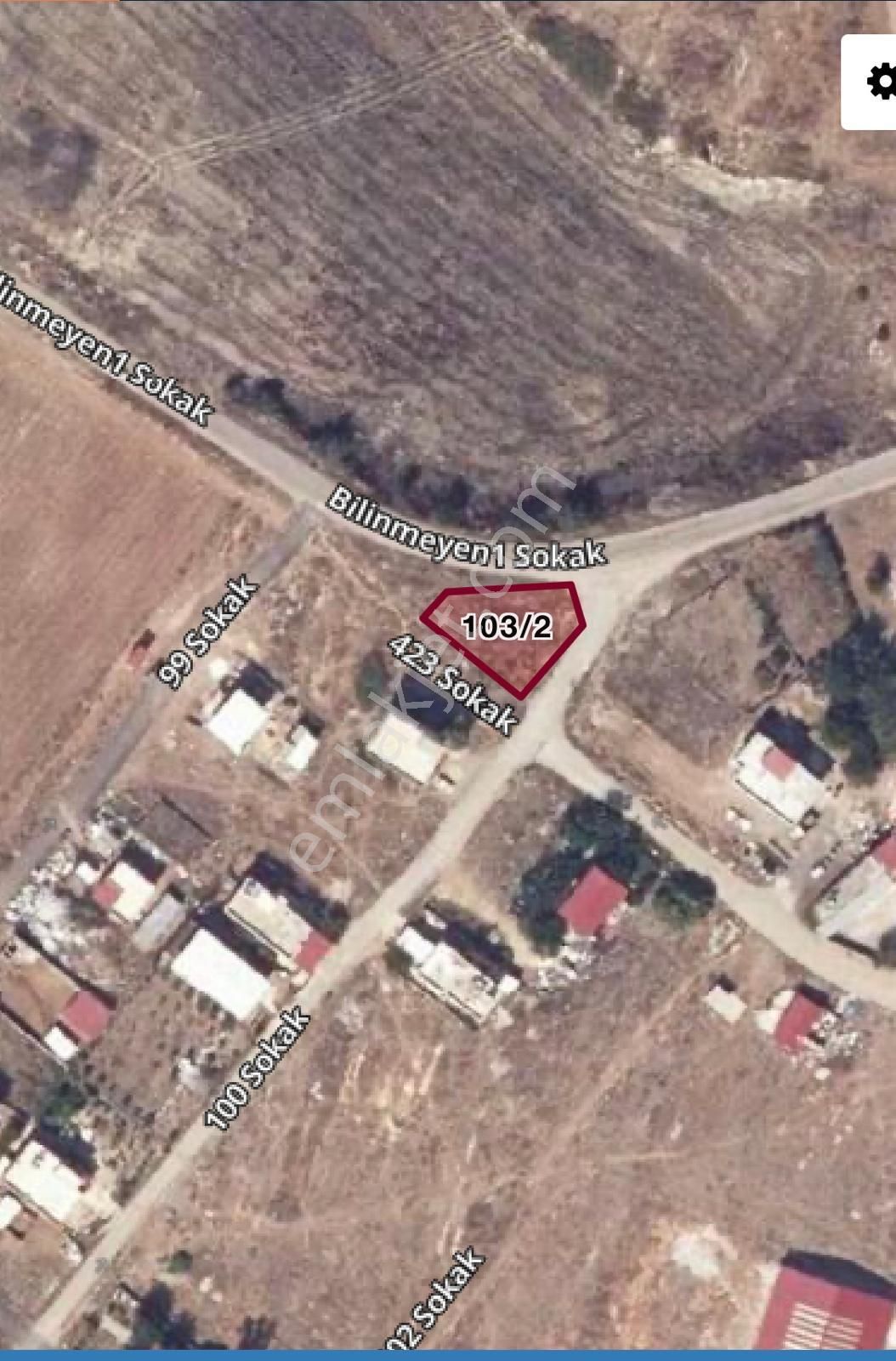 Karataş İskele Mah.450 M2 İmarlı Köy İçerisin'de Satılık Arsa..