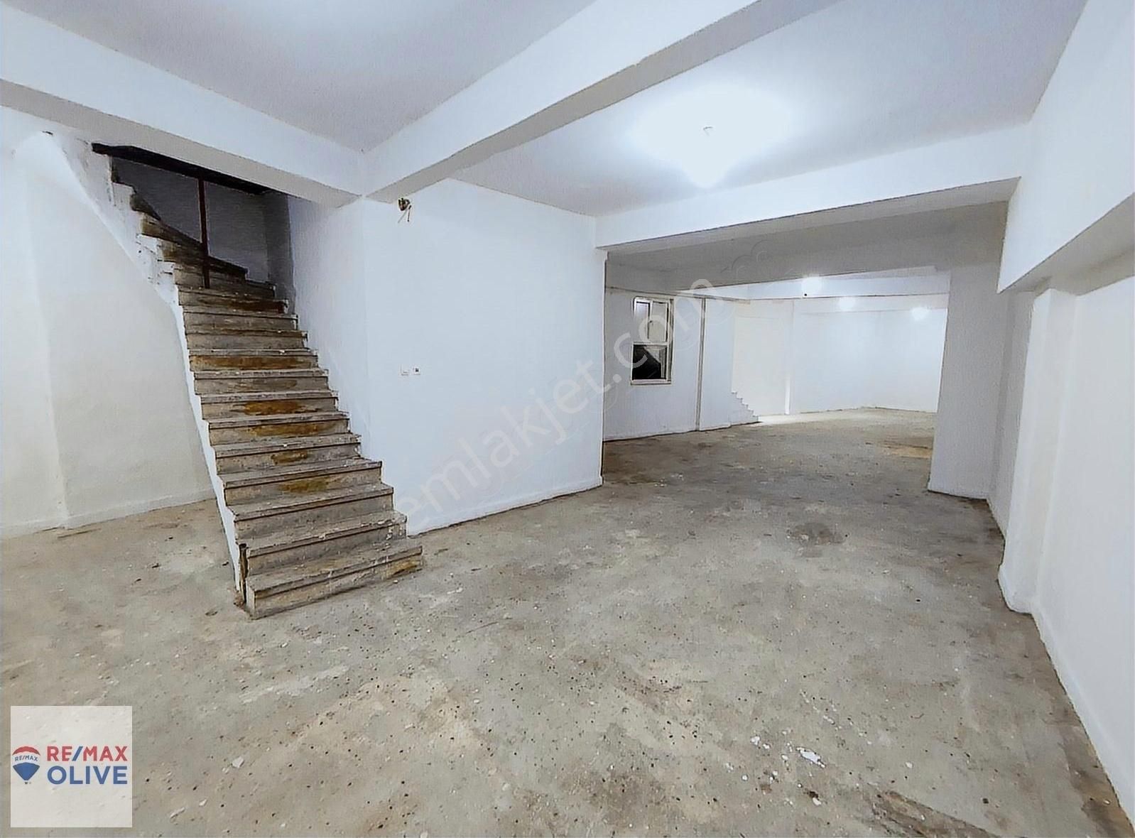 Fatih Seyyidömer Kocamustafapaşa'da 140 M2 Net Depolu Dükkan - Görsel 2