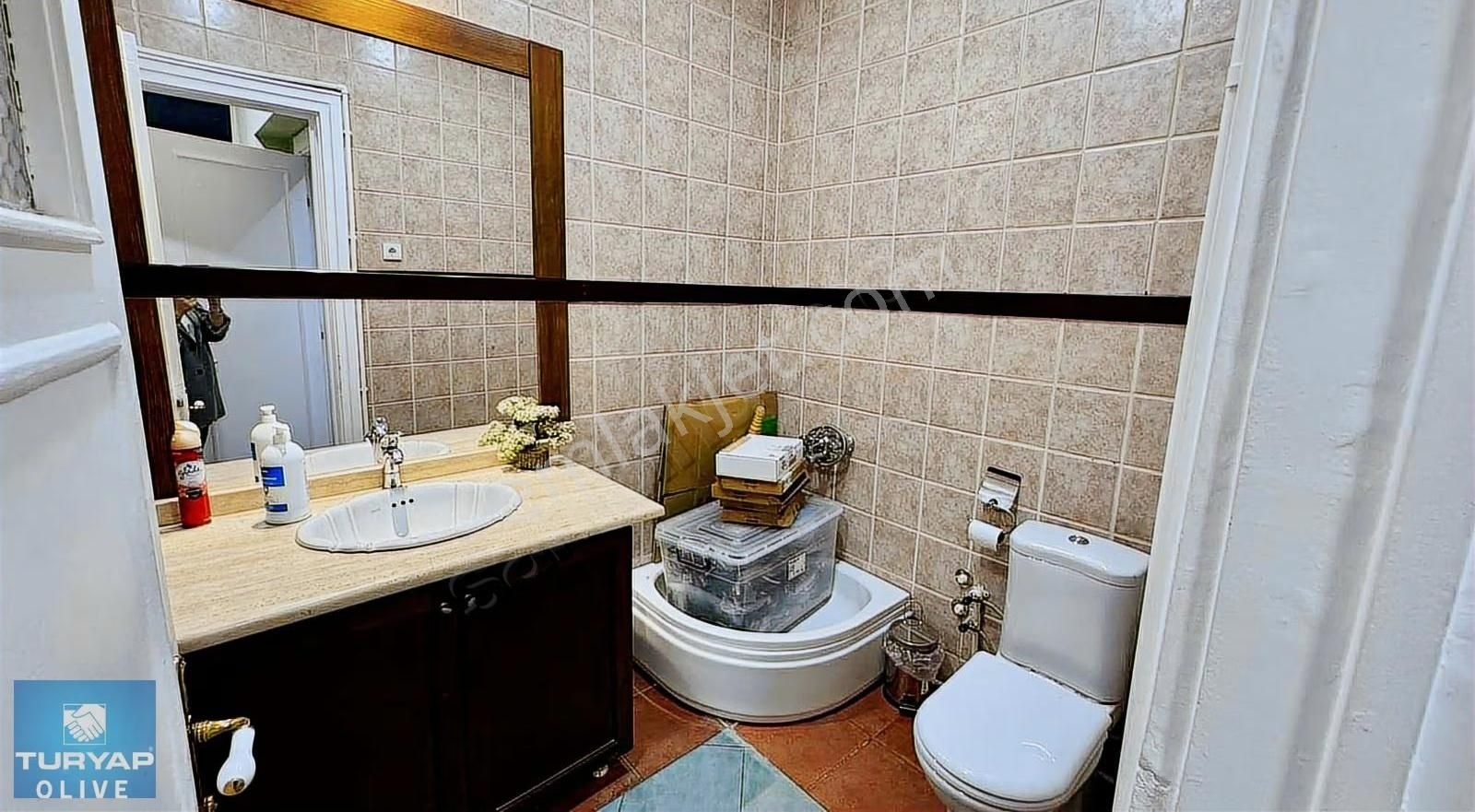 Nişantaşı Valikonağı Caddesinde Giriş Kat Bahçeli 3+2 Odalı - Görsel 4