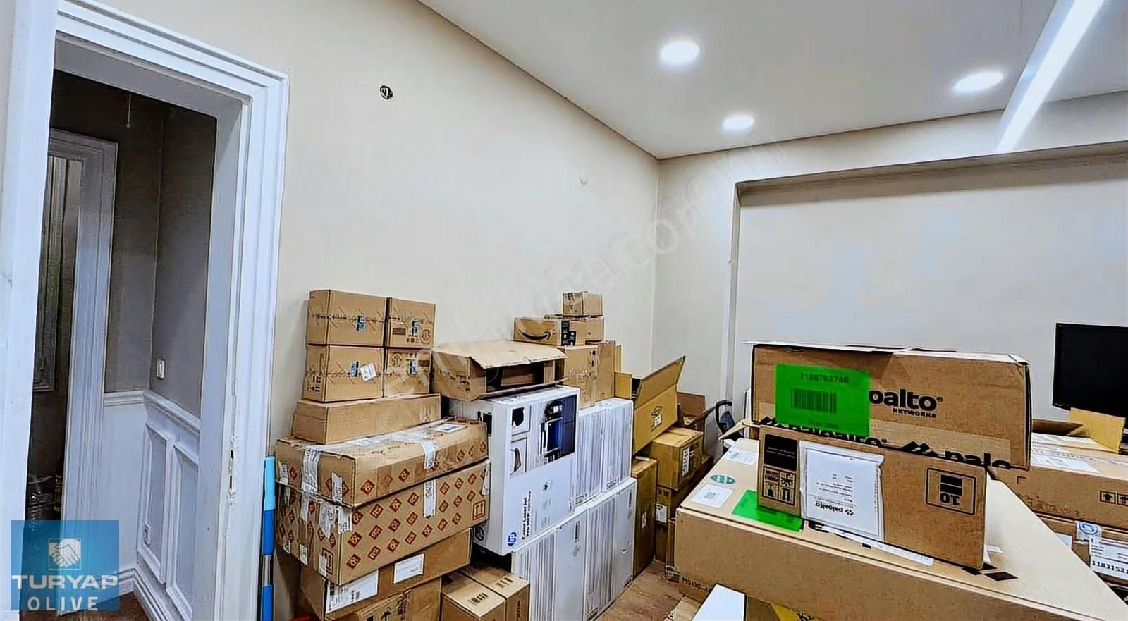 Nişantaşı Valikonağı Caddesinde Giriş Kat Bahçeli 3+2 Odalı - Görsel 15