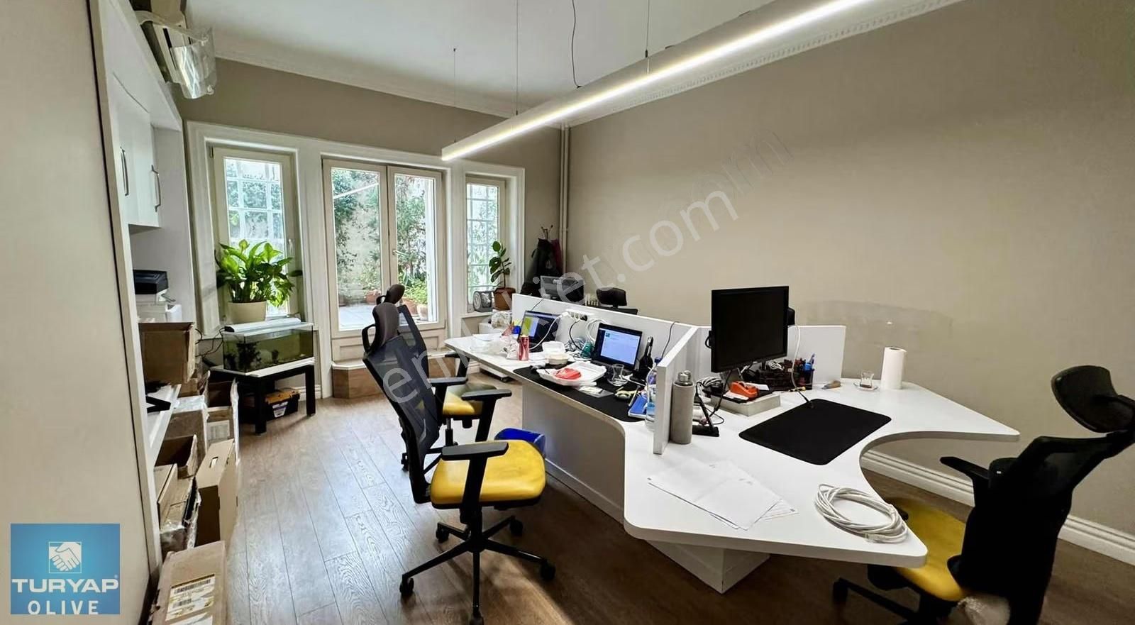 Nişantaşı Valikonağı Caddesinde Giriş Kat Bahçeli 3+2 Odalı - Görsel 20